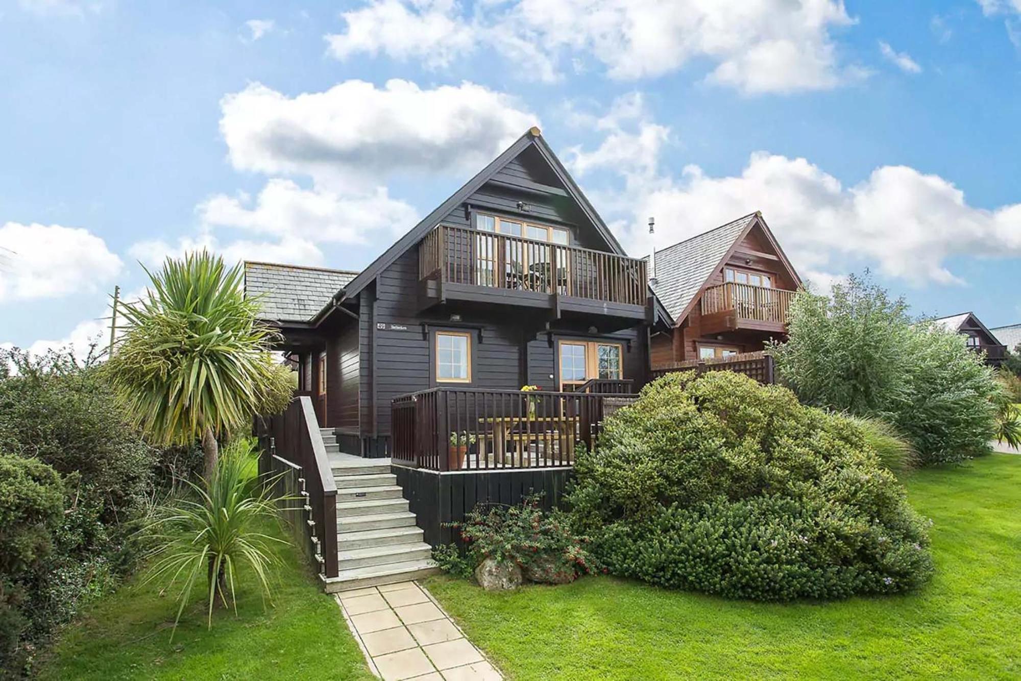Scandinavian 3 Bedroom Lodge Dog Friendly