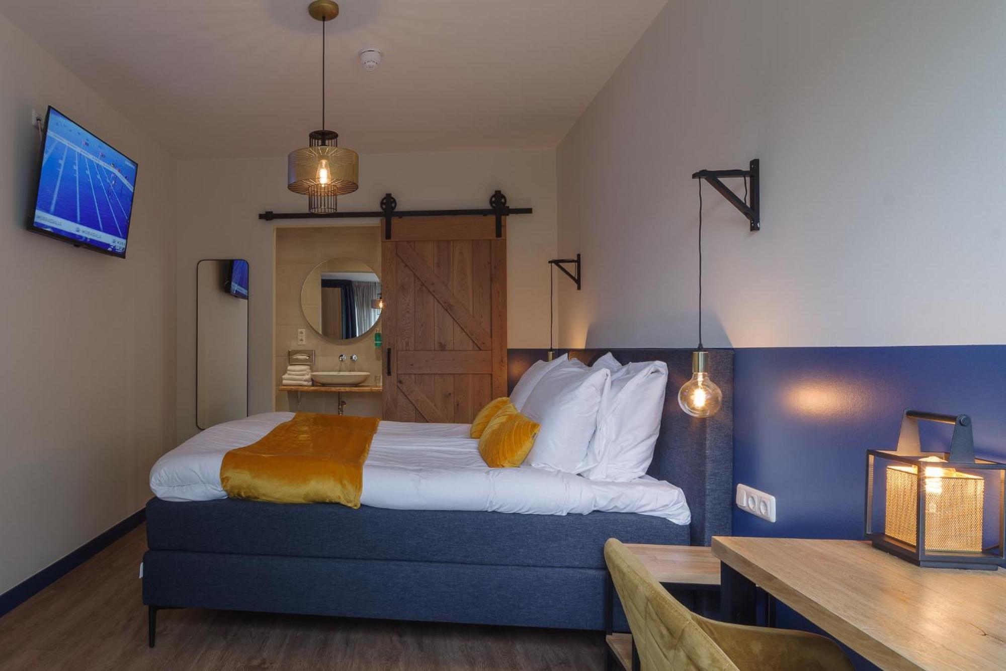 Kamer met Kingsize Bed en Uitzicht op de Tuin