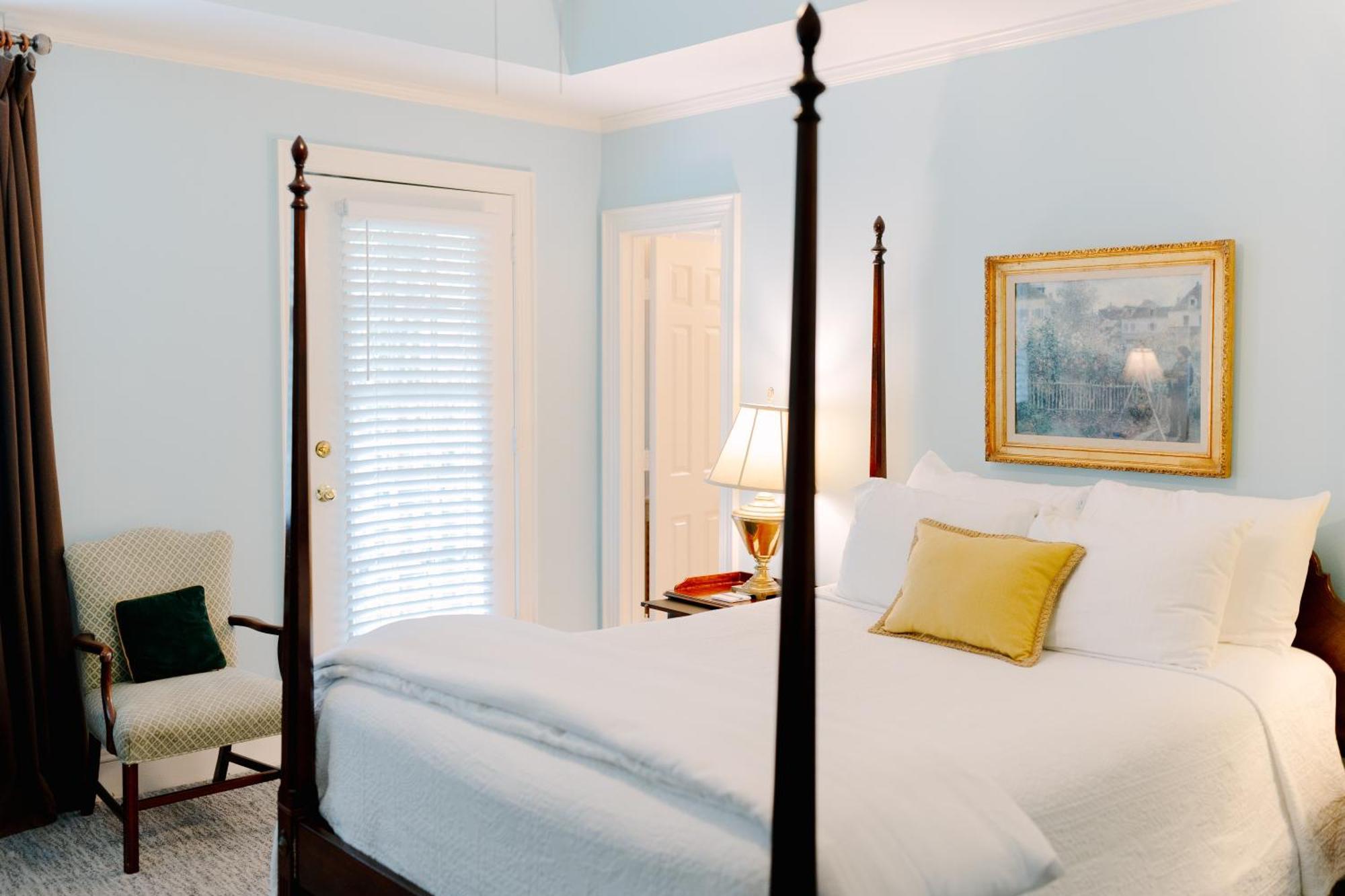 Queen Room with Balcony