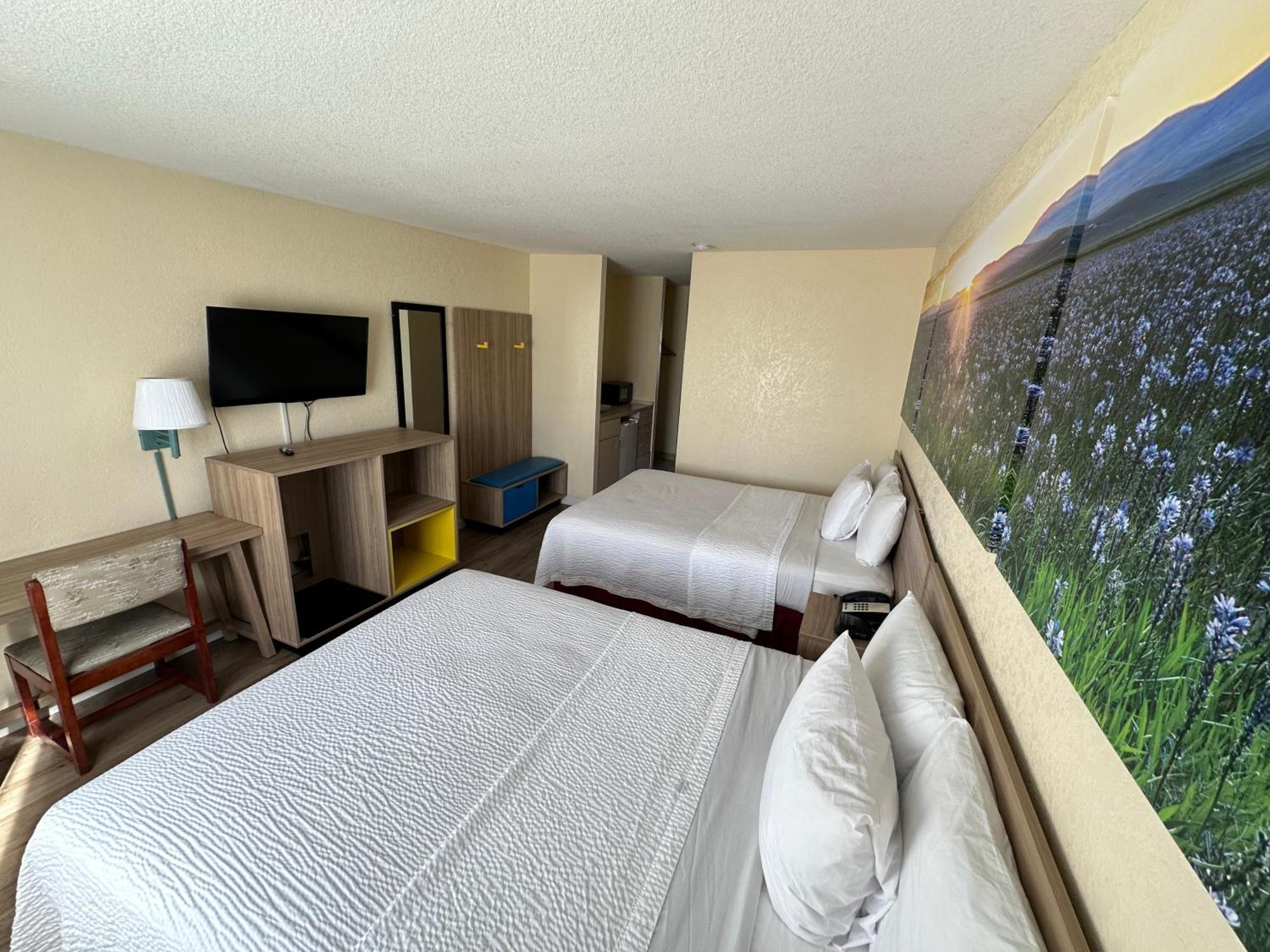 Studio Suite with Two Queen Beds - Non-Smoking