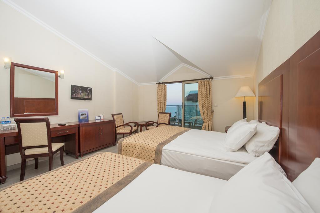 Single Room with Shared Shower and Toilet