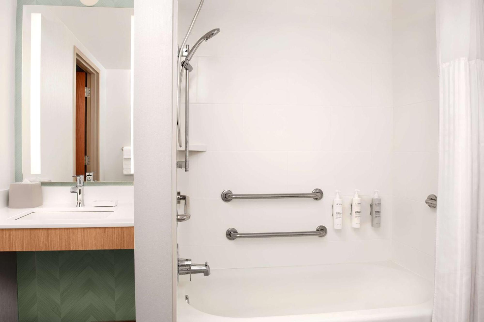 King Room with Tub - Mobility and Hearing Access