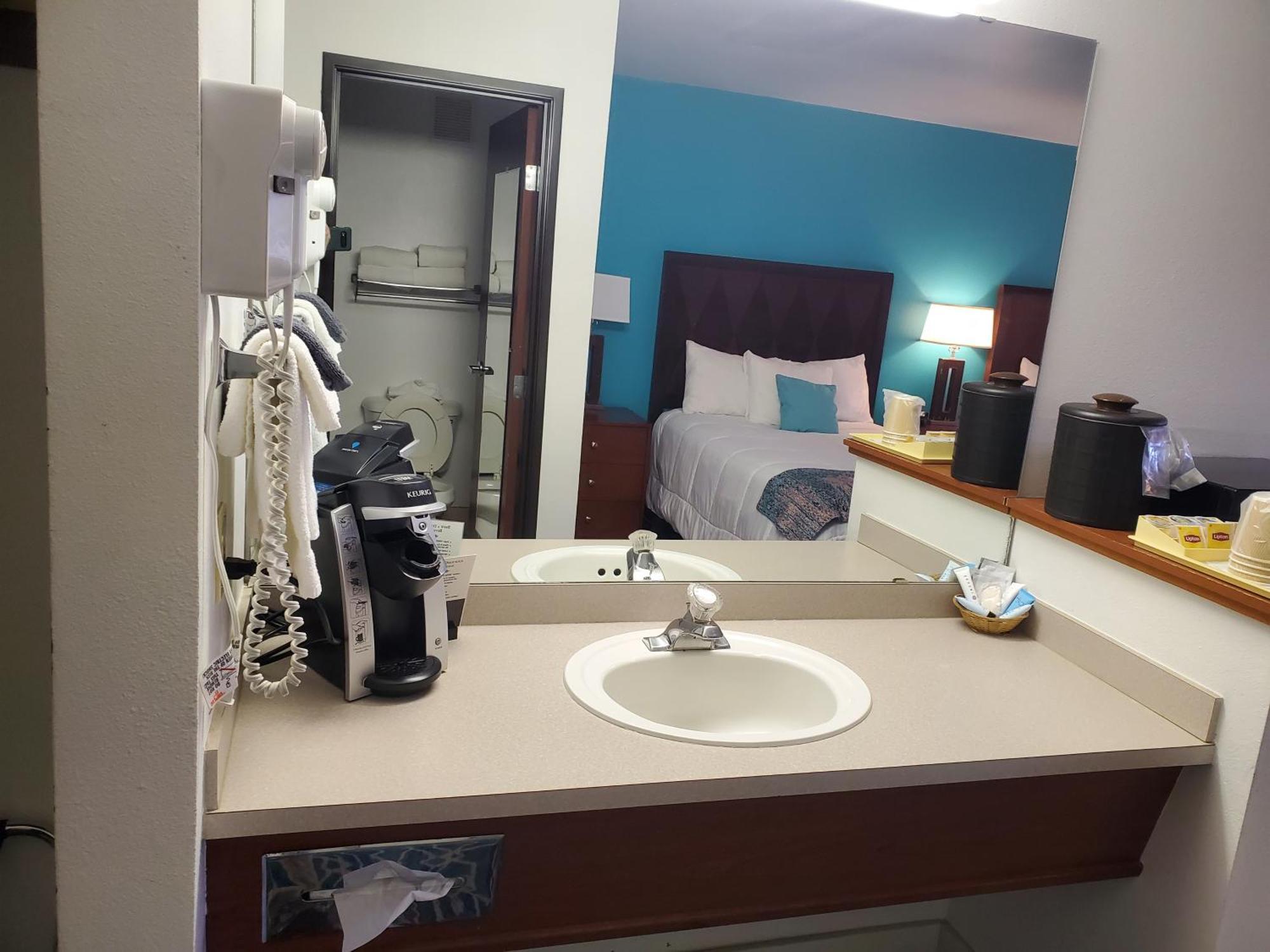 Queen Room Two Queen Beds