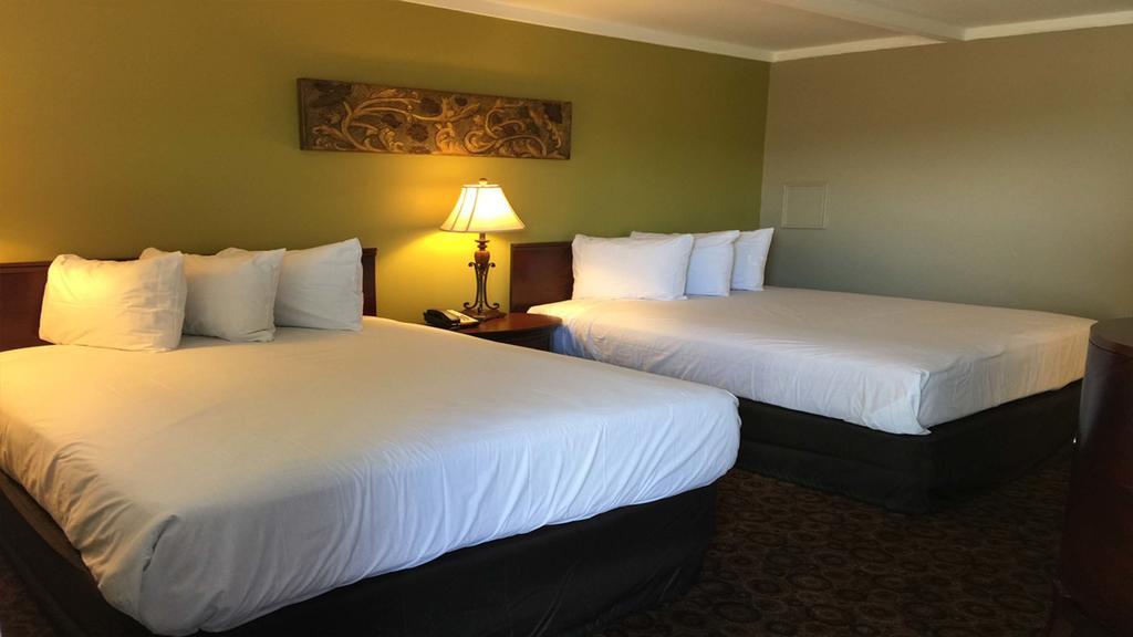 Queen Room with Two Queen Beds - Non-Smoking
