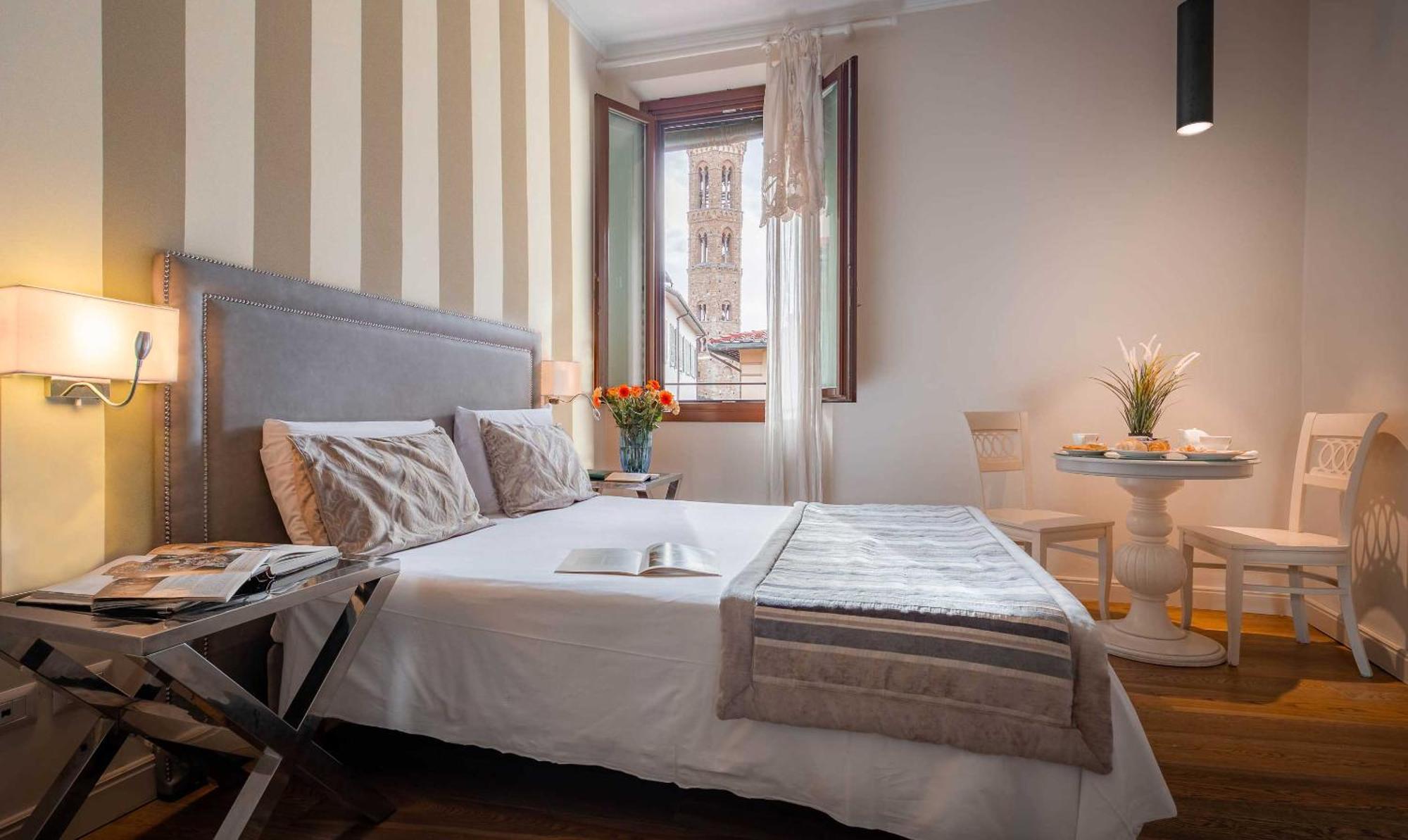 Superior Double Room with monument view