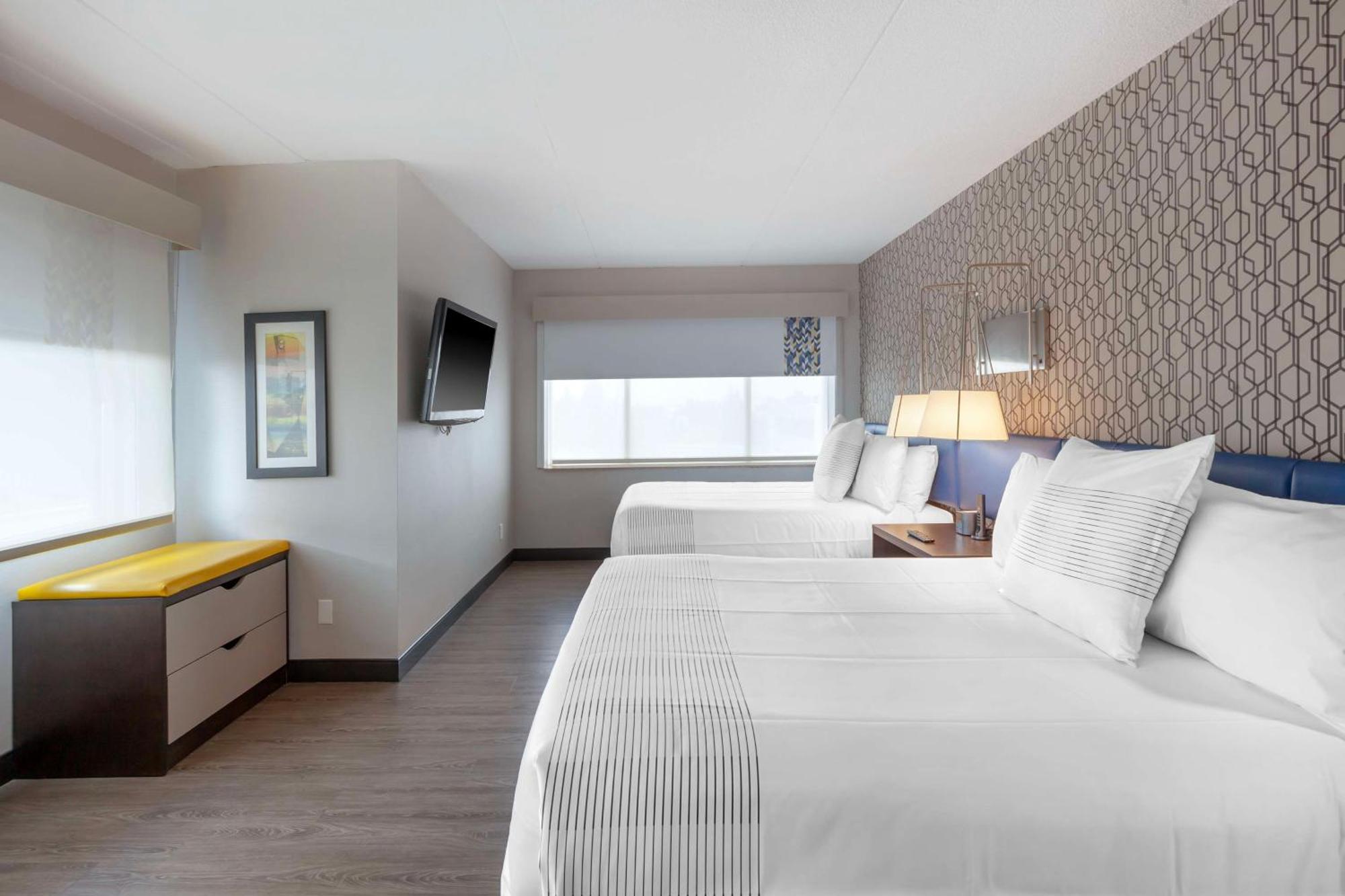 Queen Suite with Two Queen Beds