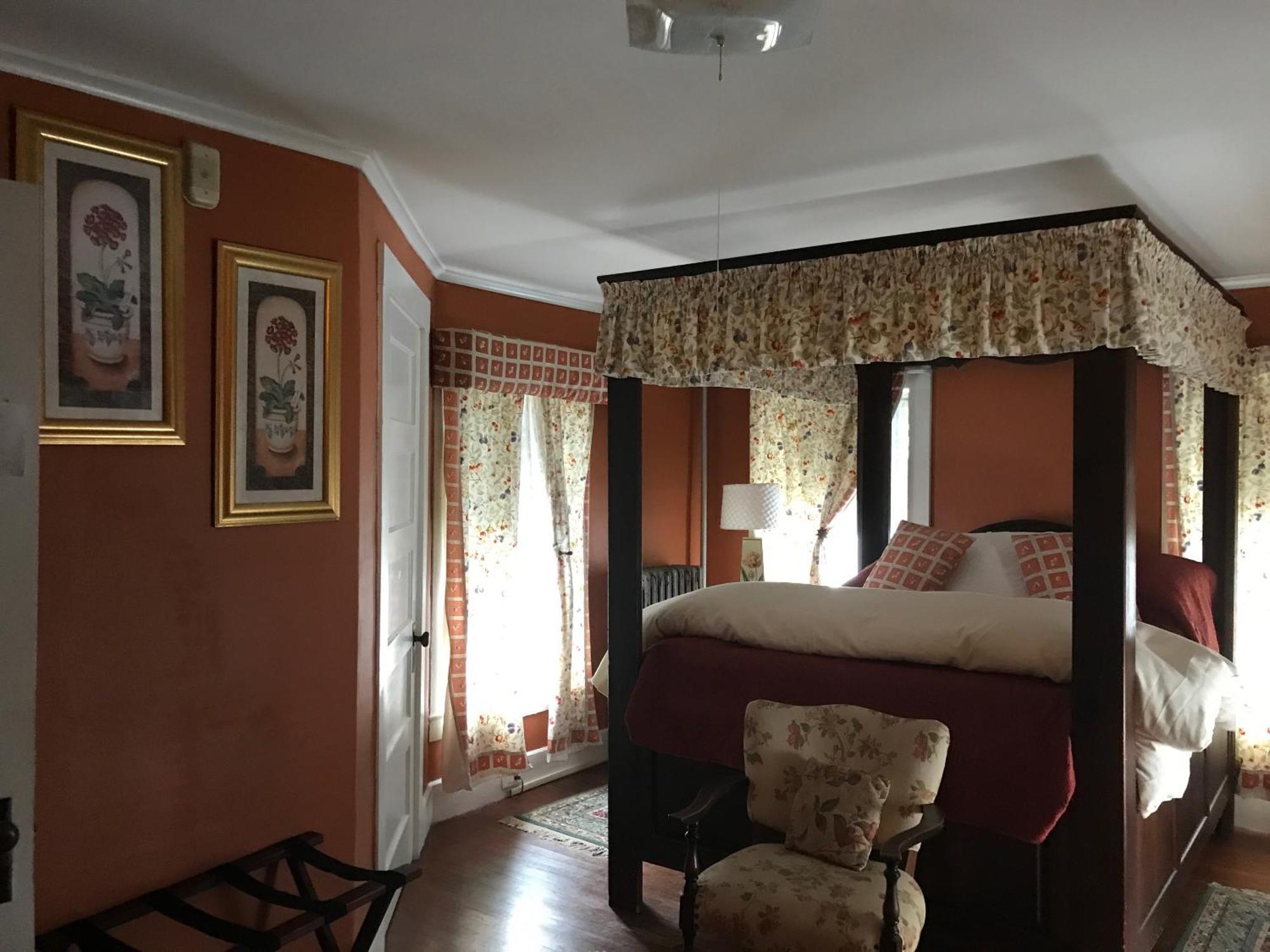 Queen Room