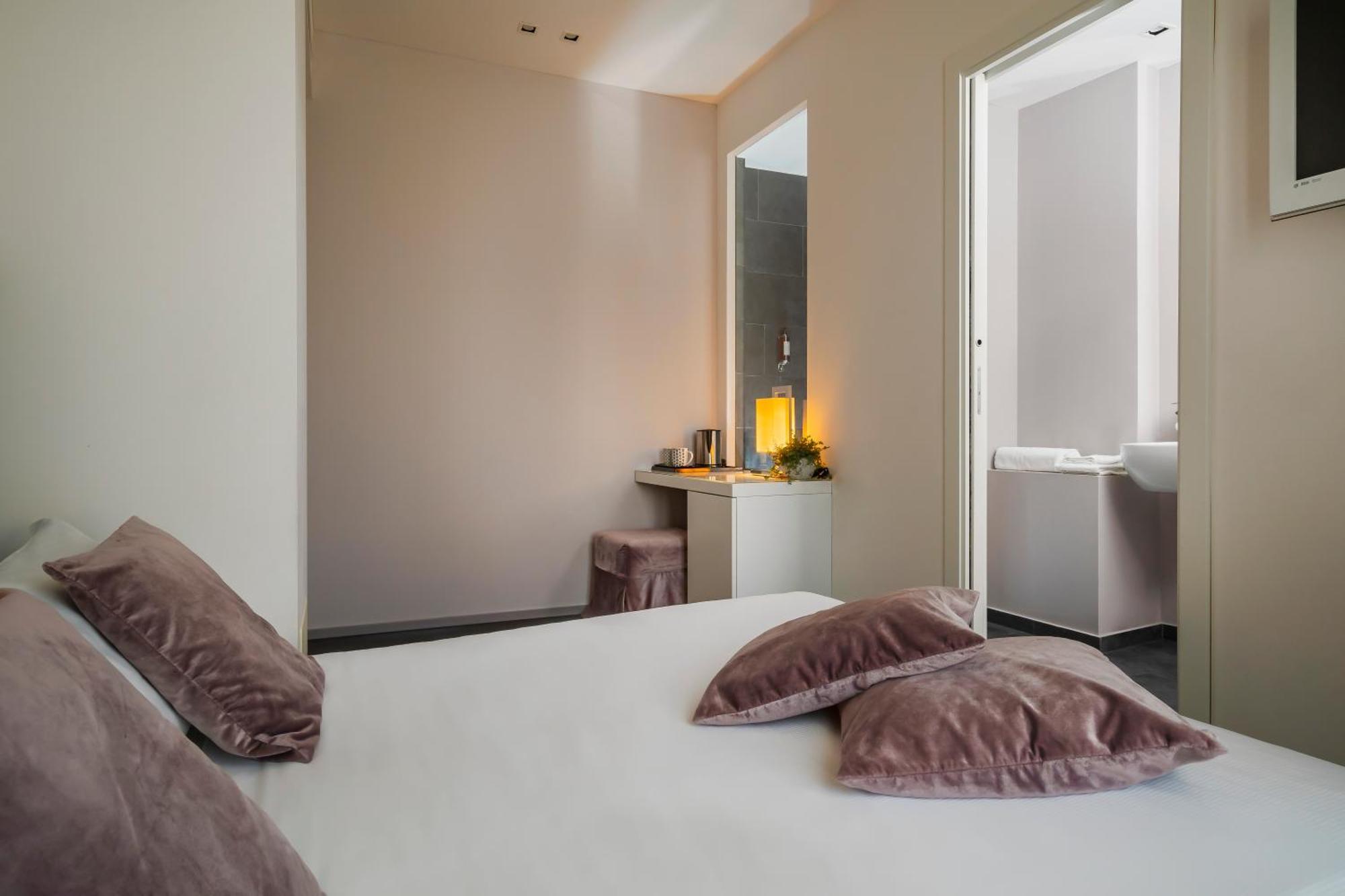 Double Room,1537961023:JPEG