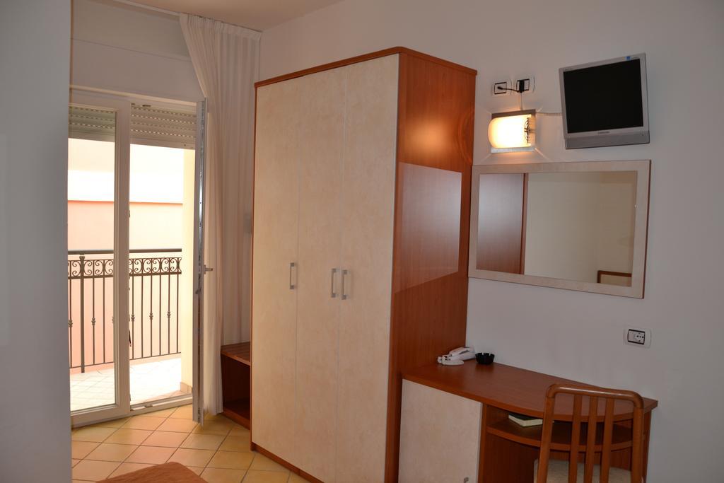 Double Room,205955068:JPEG