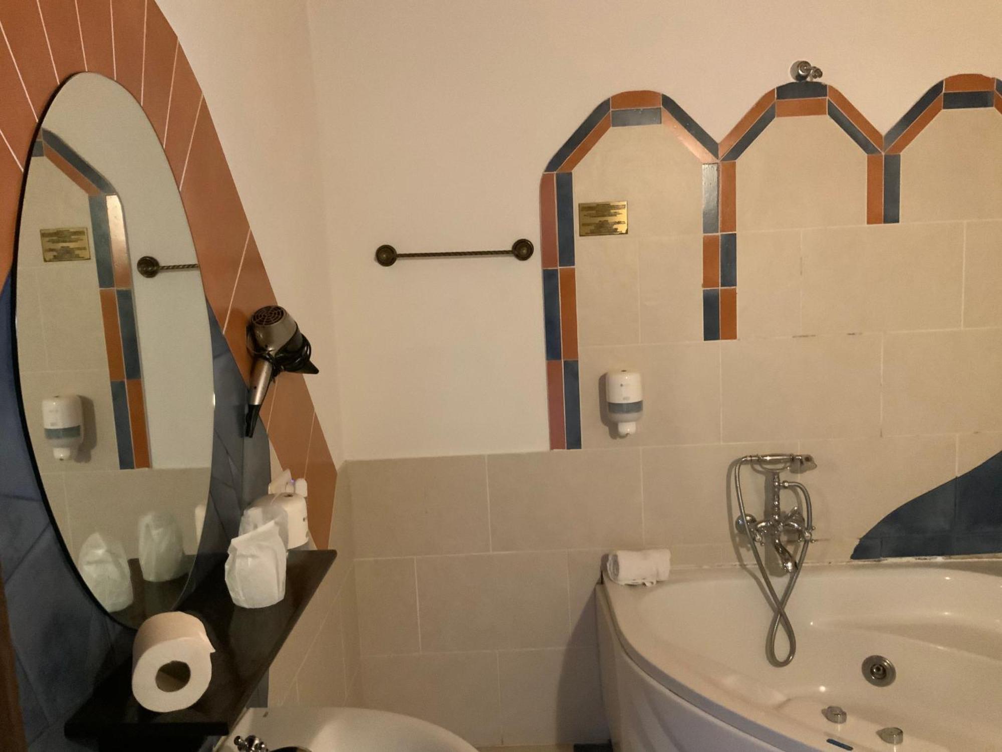 King Room Spa Bath