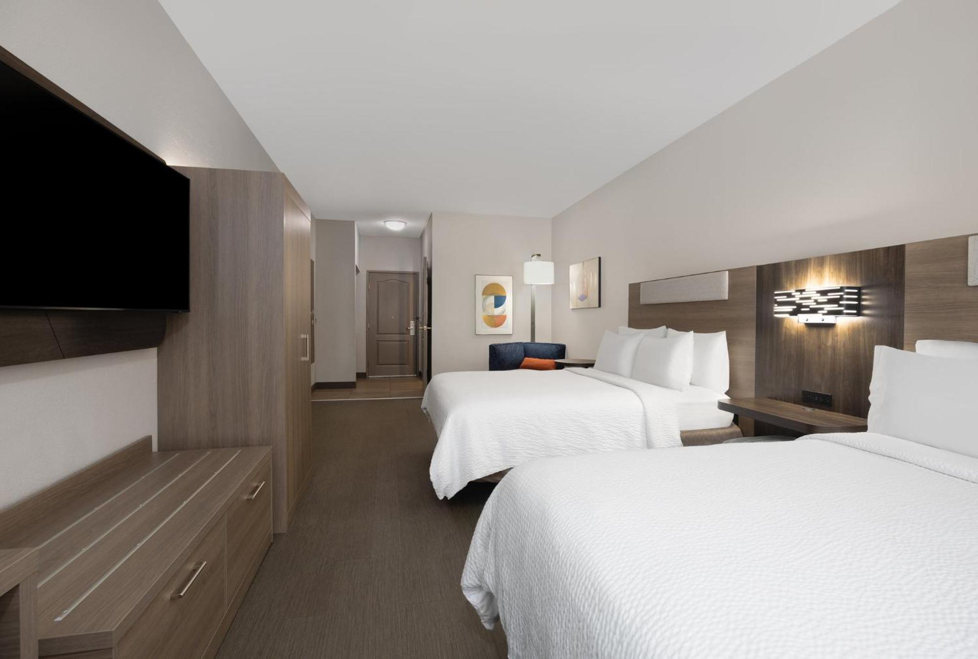 Standard Queen Room with Two Queen Beds and Accessible Roll-In Shower