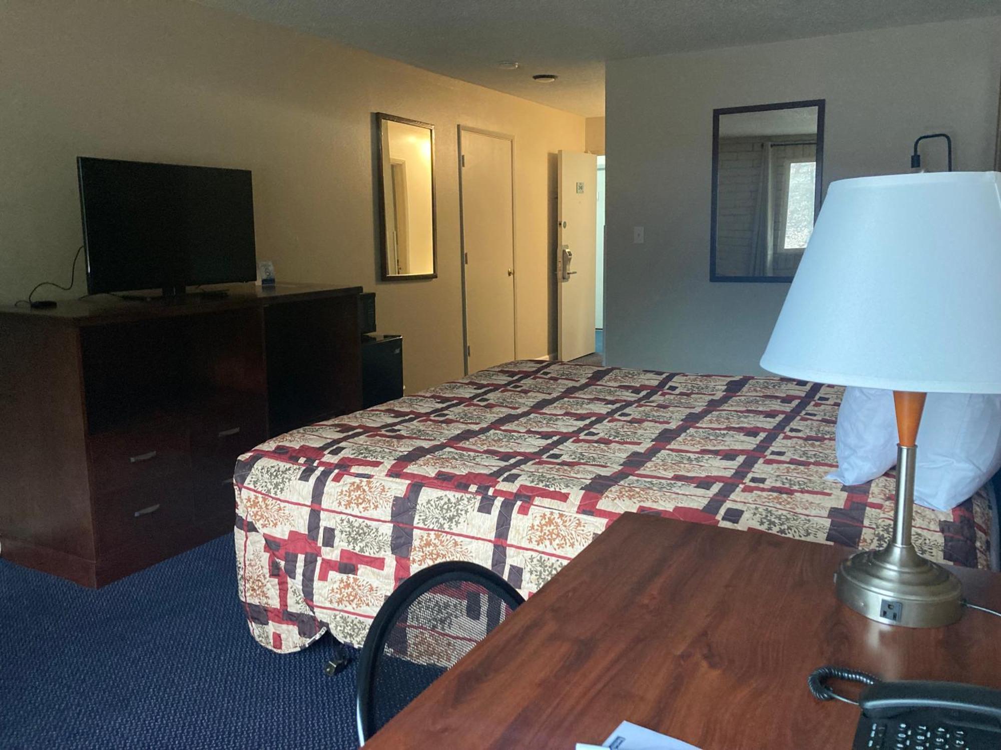 King Room - Non-Smoking