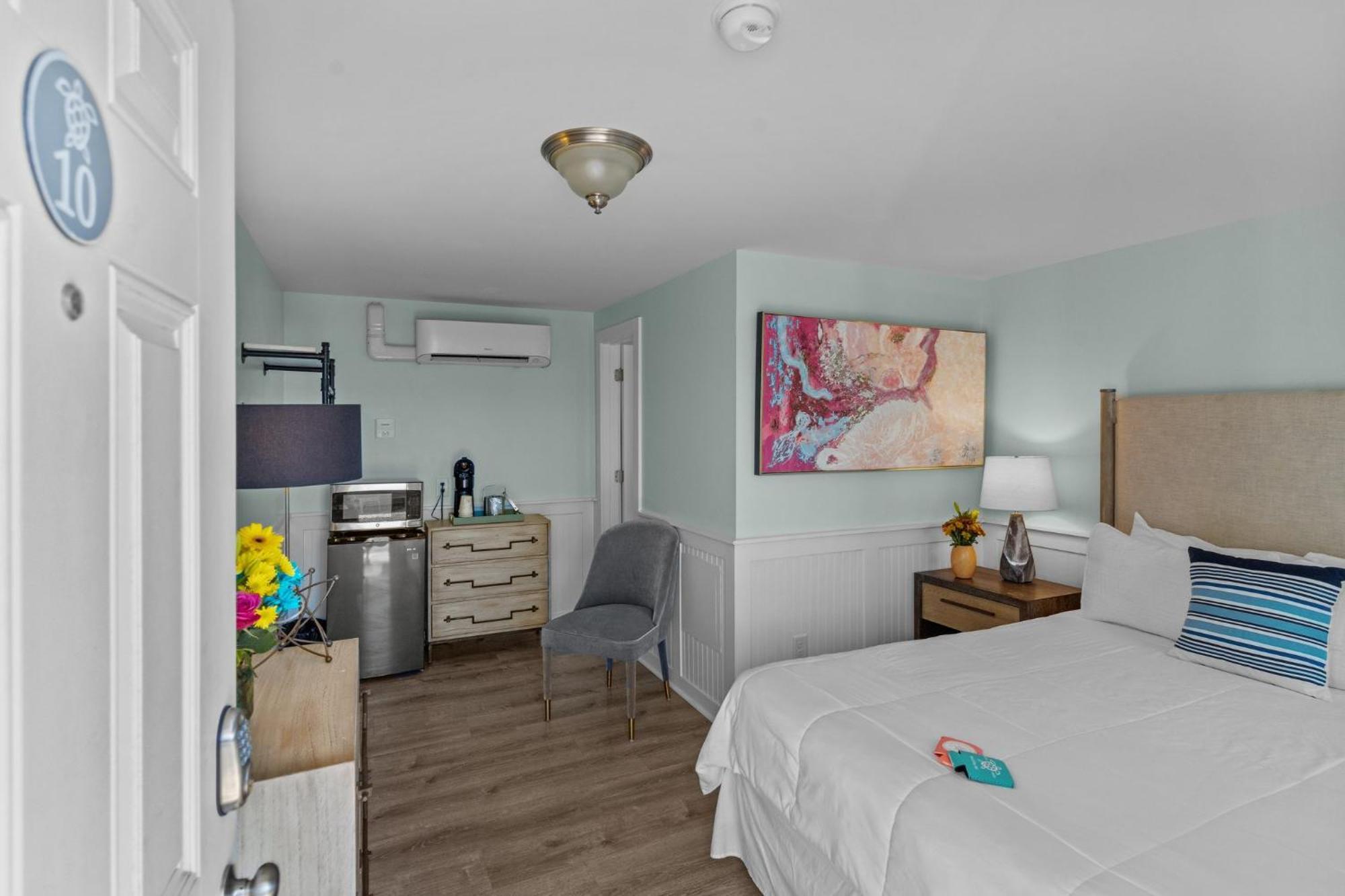 Deluxe Queen Room