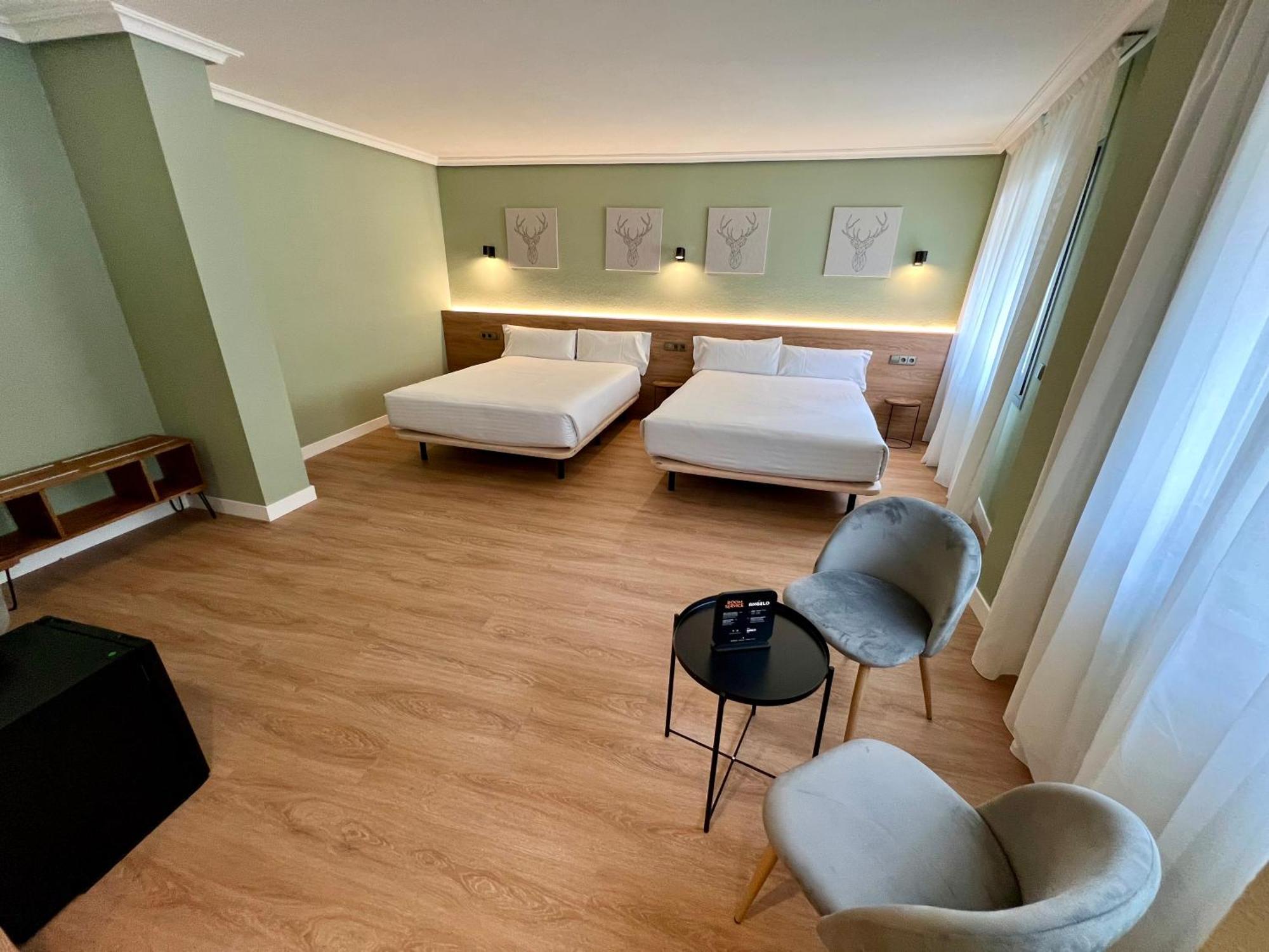 Standard Room,1538959948:JPEG