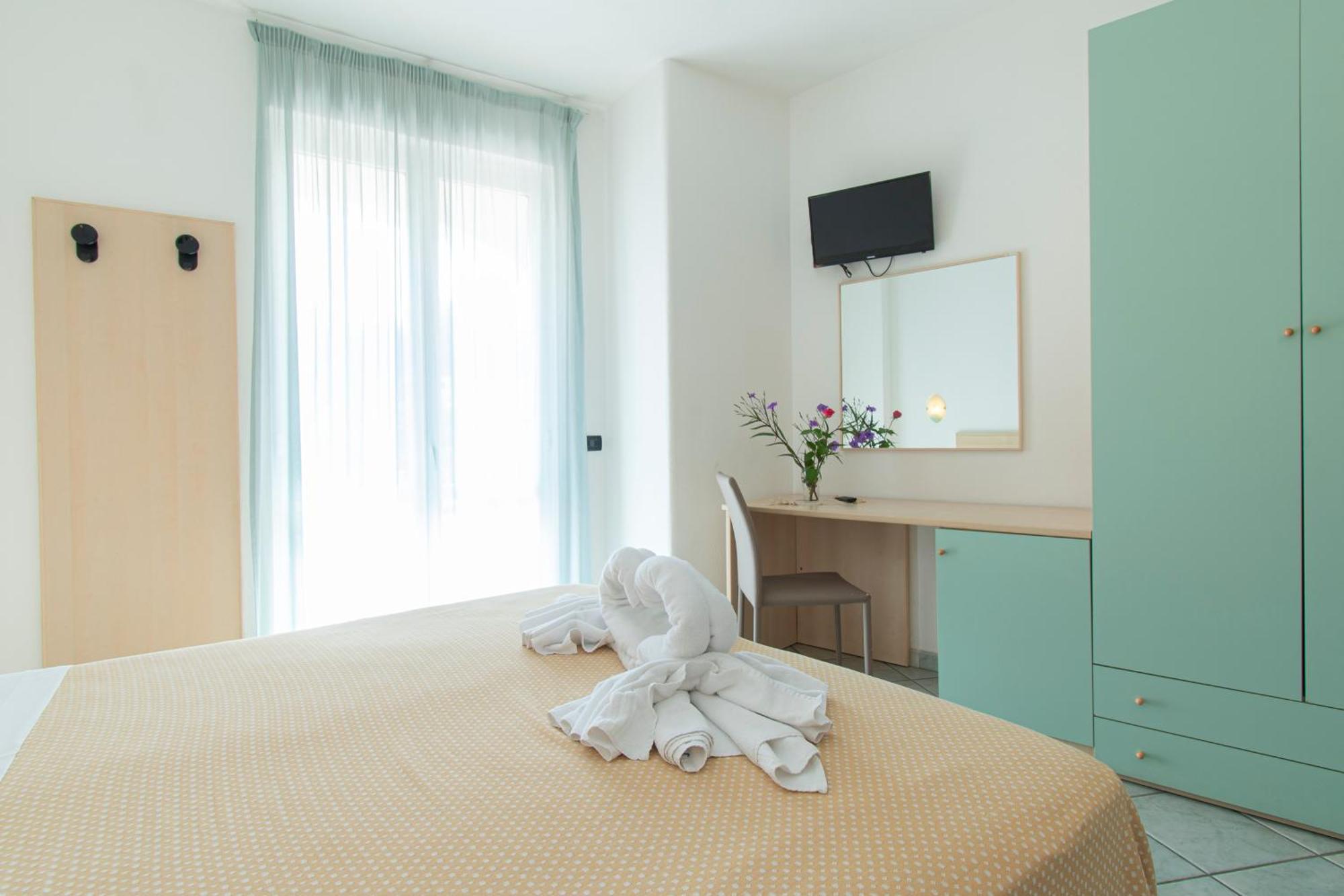 Standard Double Room,1539757291:JPEG