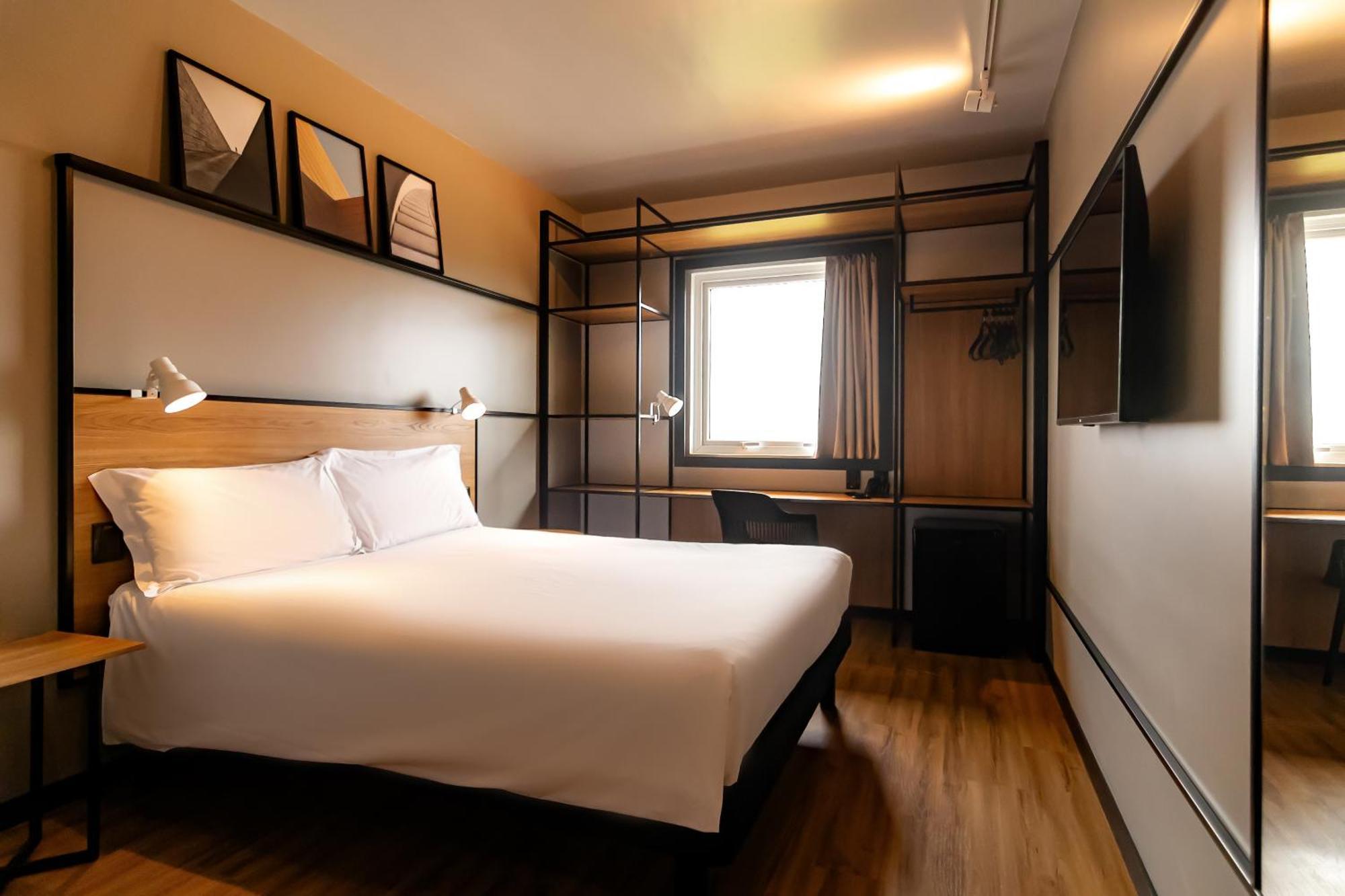 Quarto Duplo
