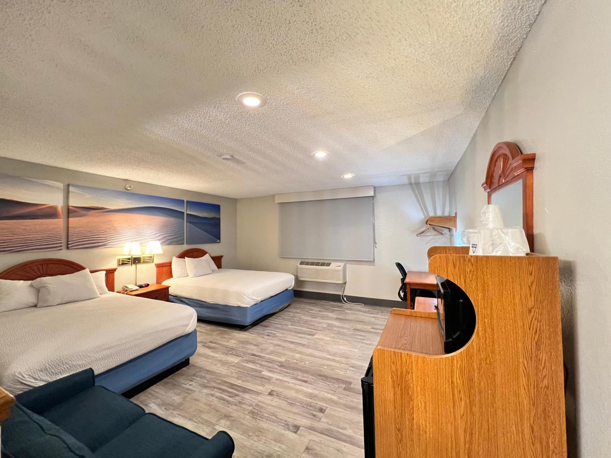 Deluxe Queen Room Two Queen Beds Non-Smoking