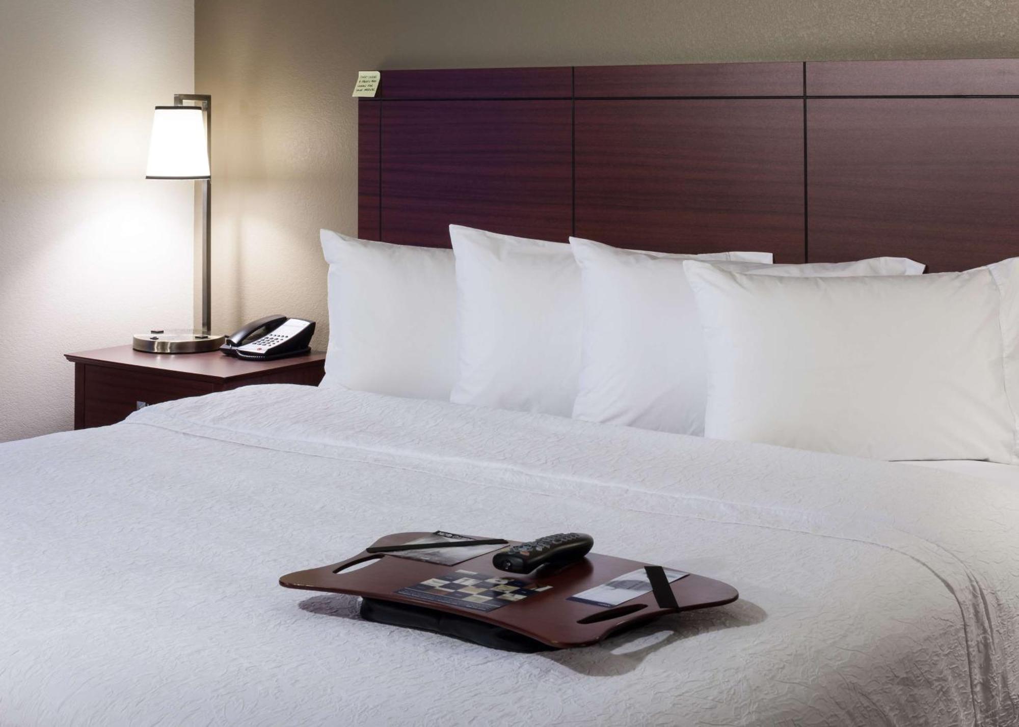 King Room with Accessible Tub - Mobility and Hearing Access/Non-Smoking