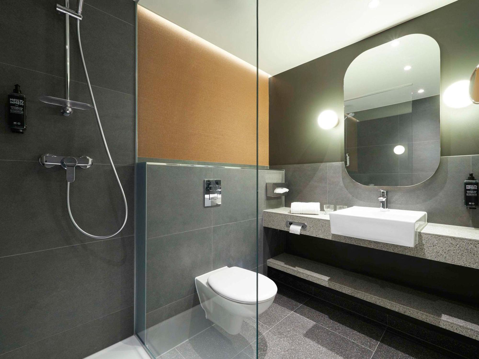 Superior room 1 Sweet Bed 160x200 by ibis Styles