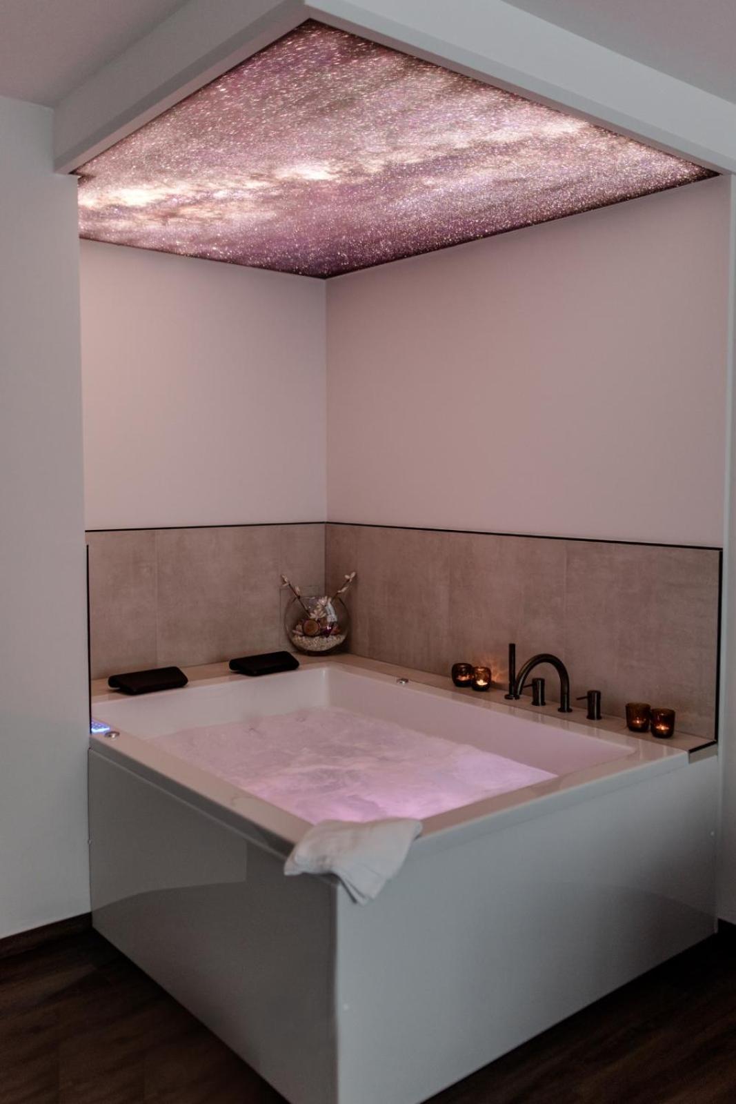 Suite Spa Bath
