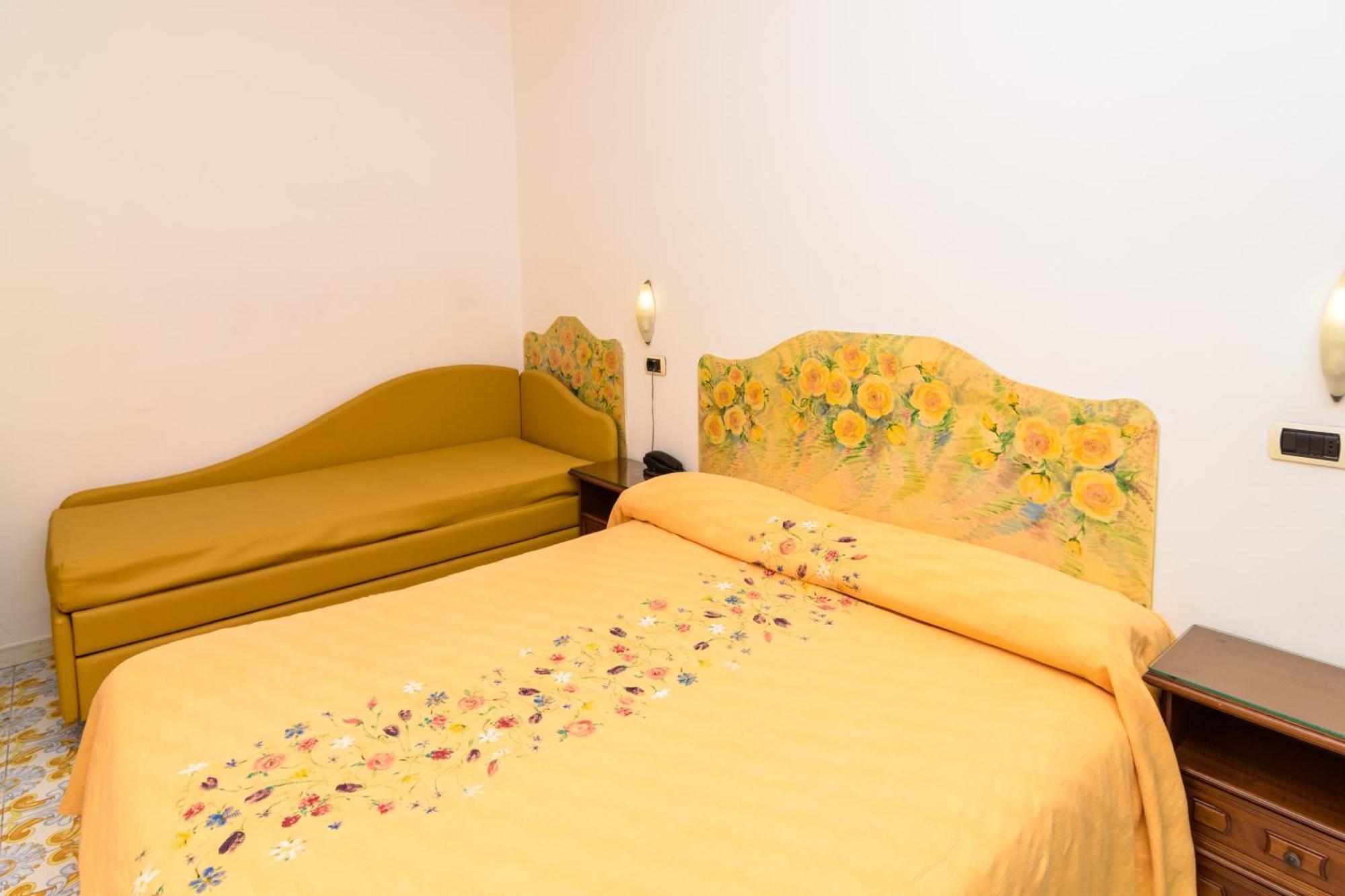 Basic Triple Room