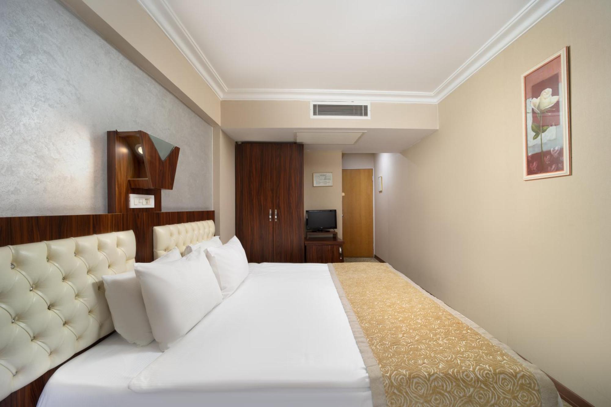 Basic Triple Room