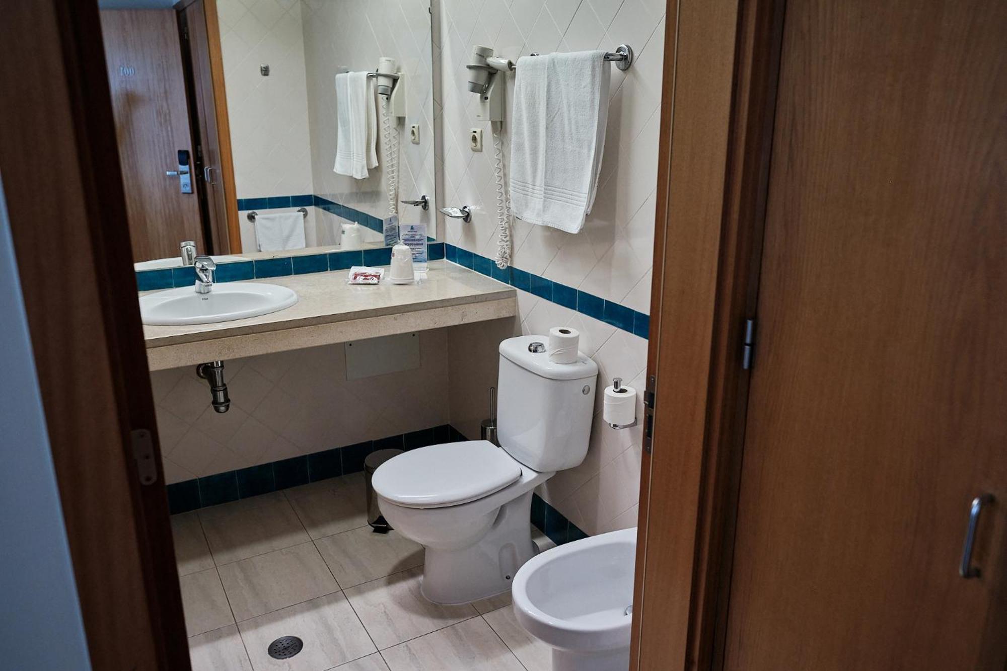 Double or Twin Room with Sea View