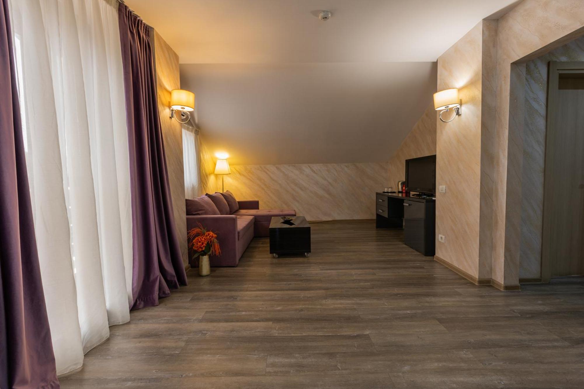 One-Bedroom Suite