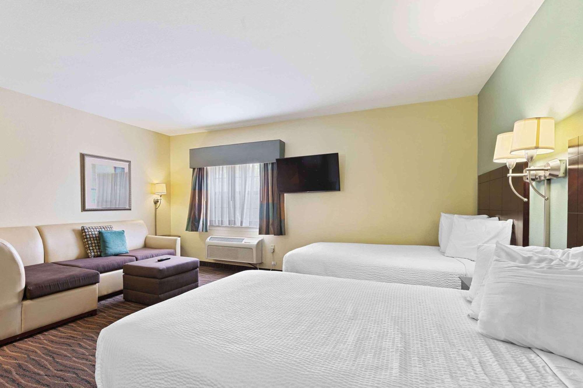 Deluxe Studio 2 Double Beds Non-Smoking