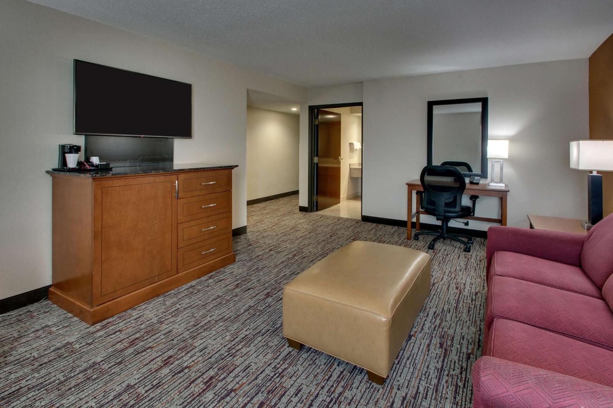 King Suite Sofa Bed,1542187450:JPEG