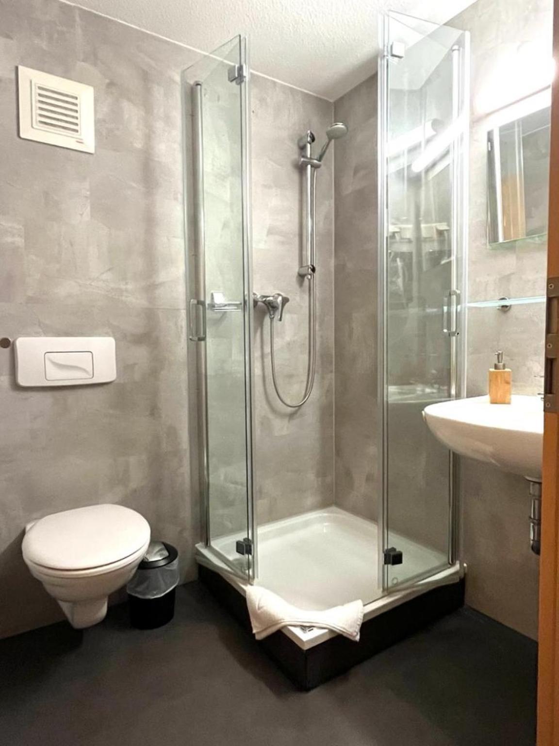 Double Room Private Bathroom