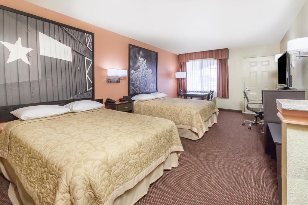 Queen Room with Two Queen Beds - Non-Smoking