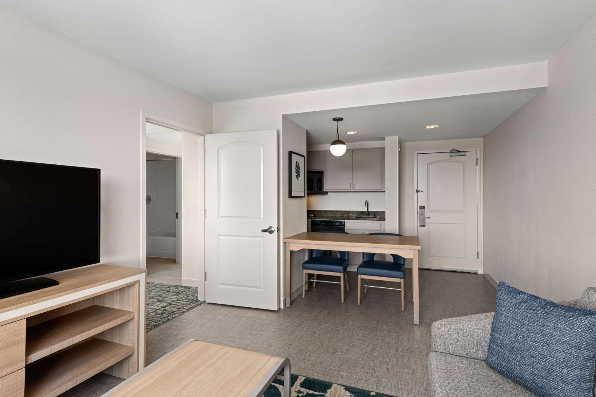 One-Bedroom King Suite,1544263960:JPEG