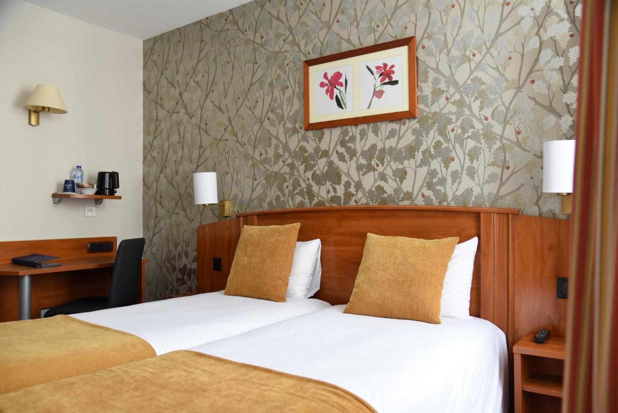 Twin Room,1544629993:JPEG
