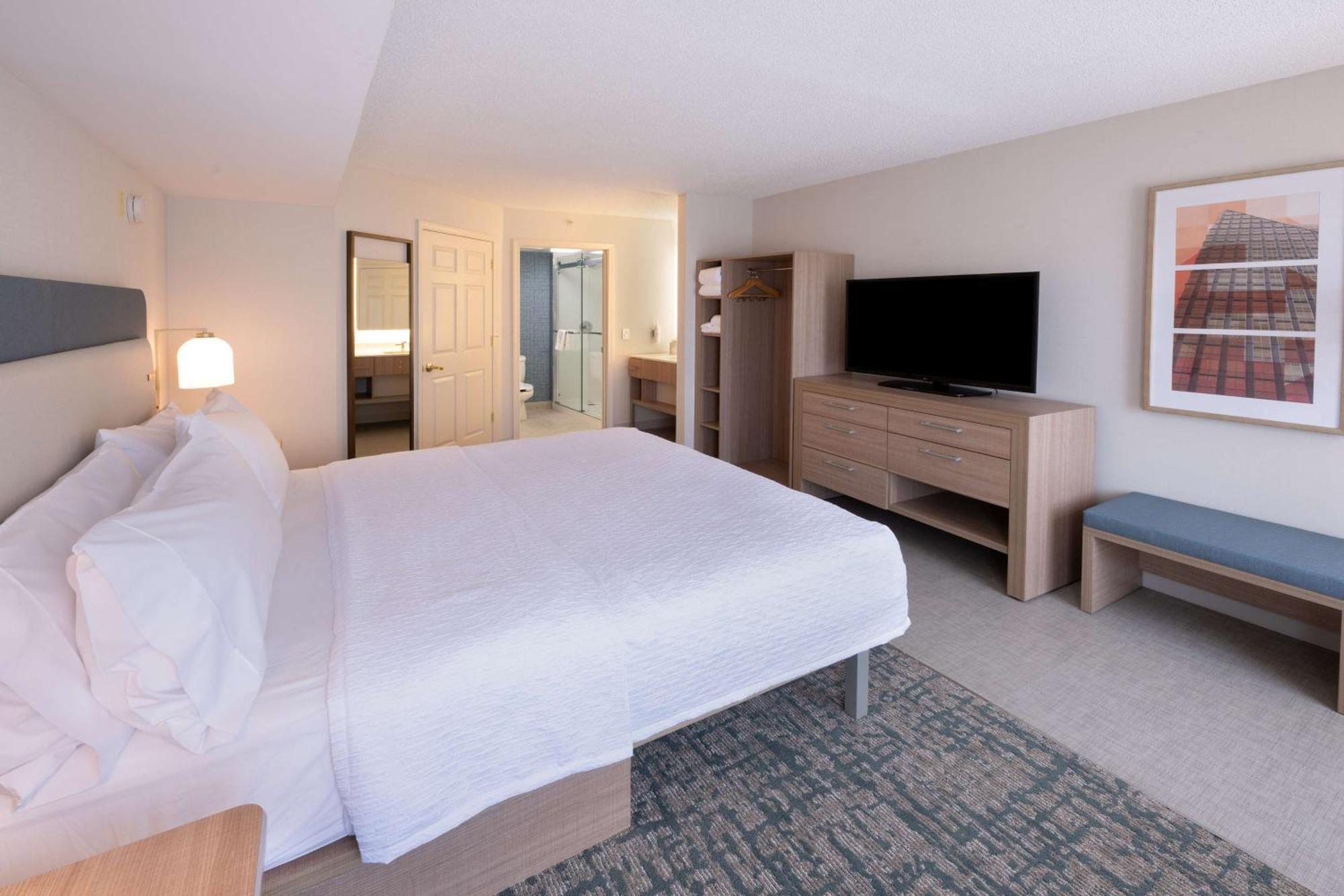 One-Bedroom King Suite