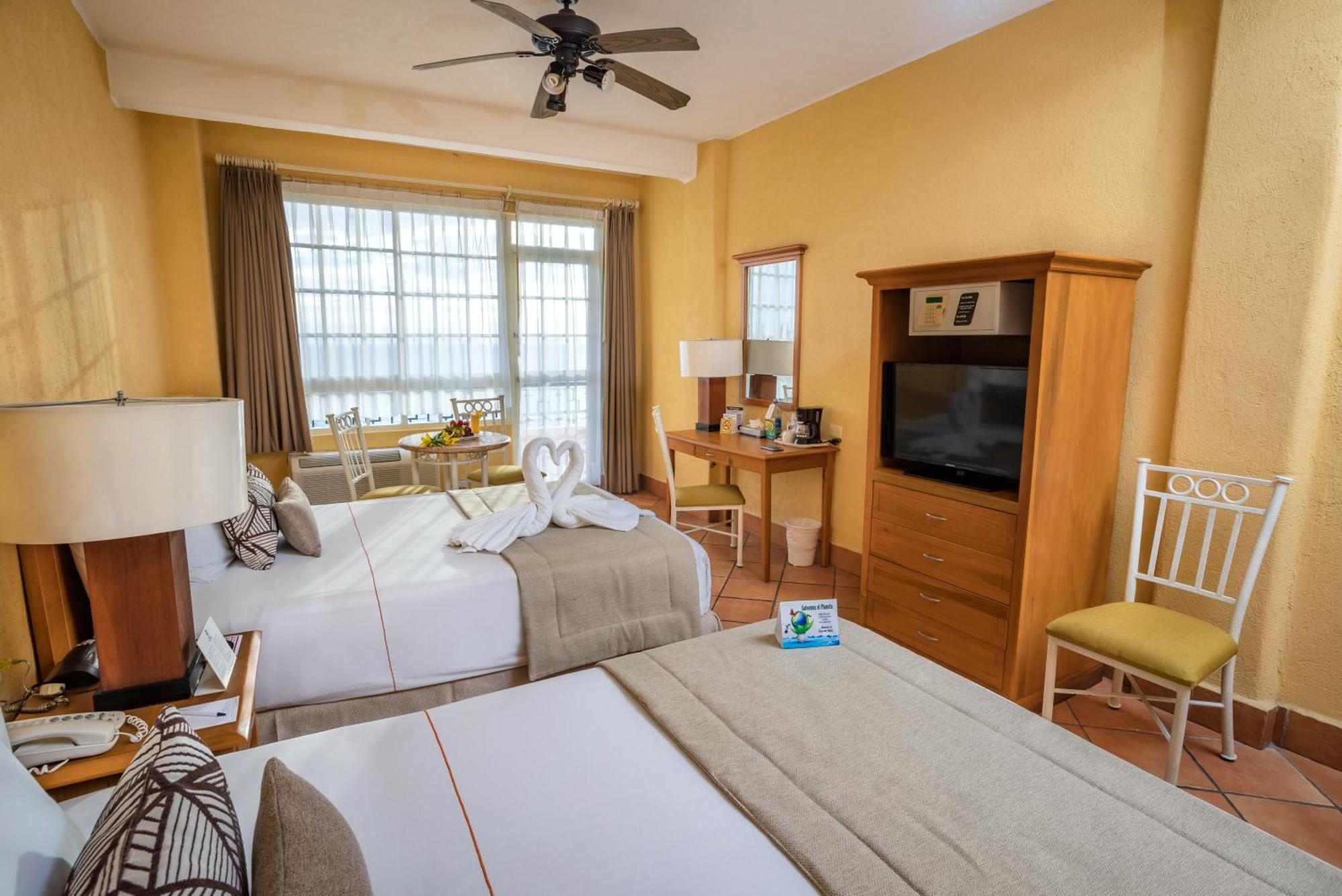 Suite Two Double Beds Non-Smoking