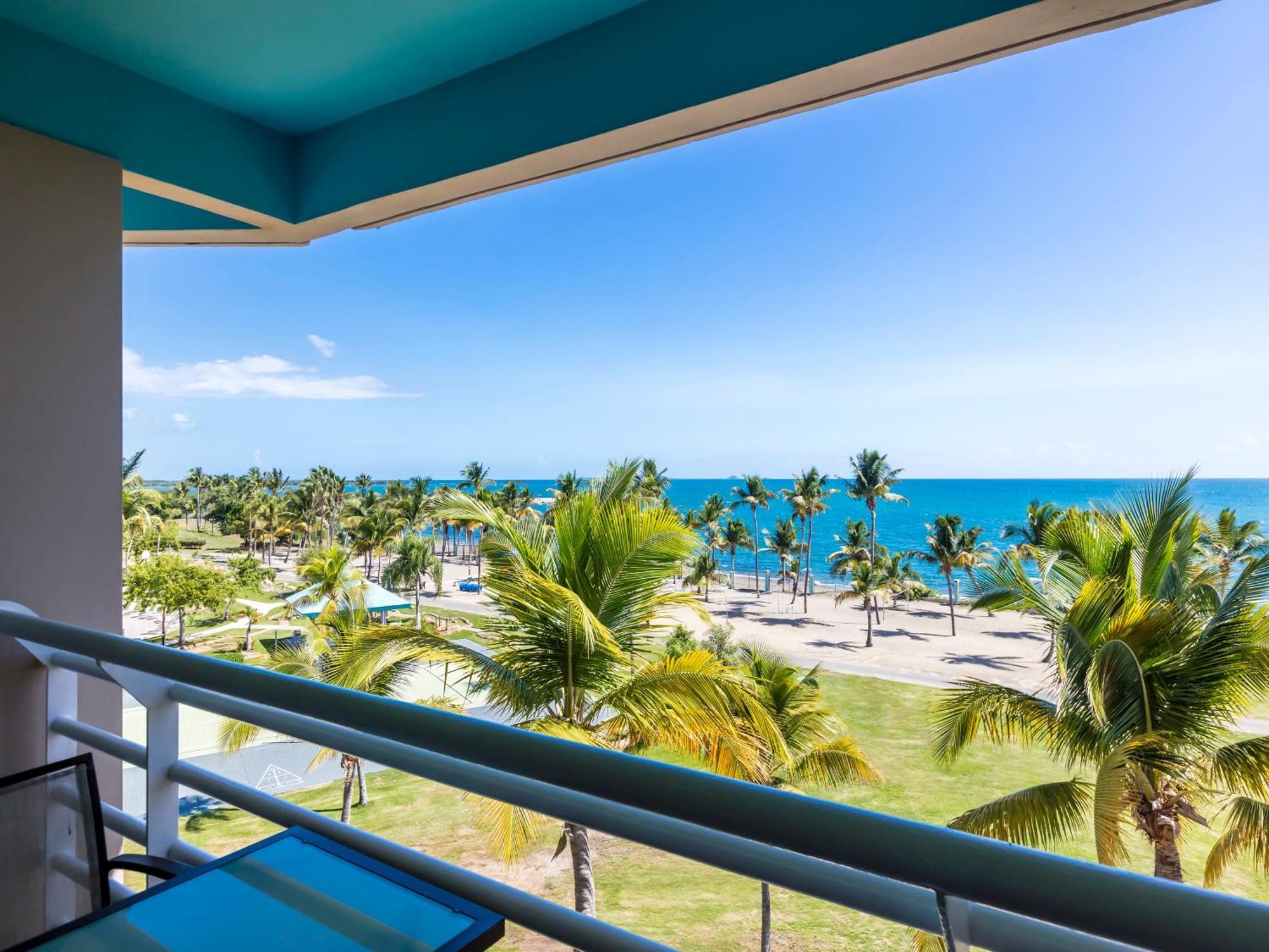 Deluxe King Room Ocean View Balcony