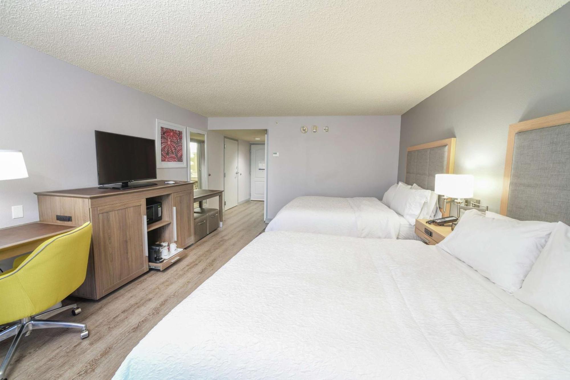 Queen Room Two Queen Beds Mobility Hearing Access or Non-Smoking
