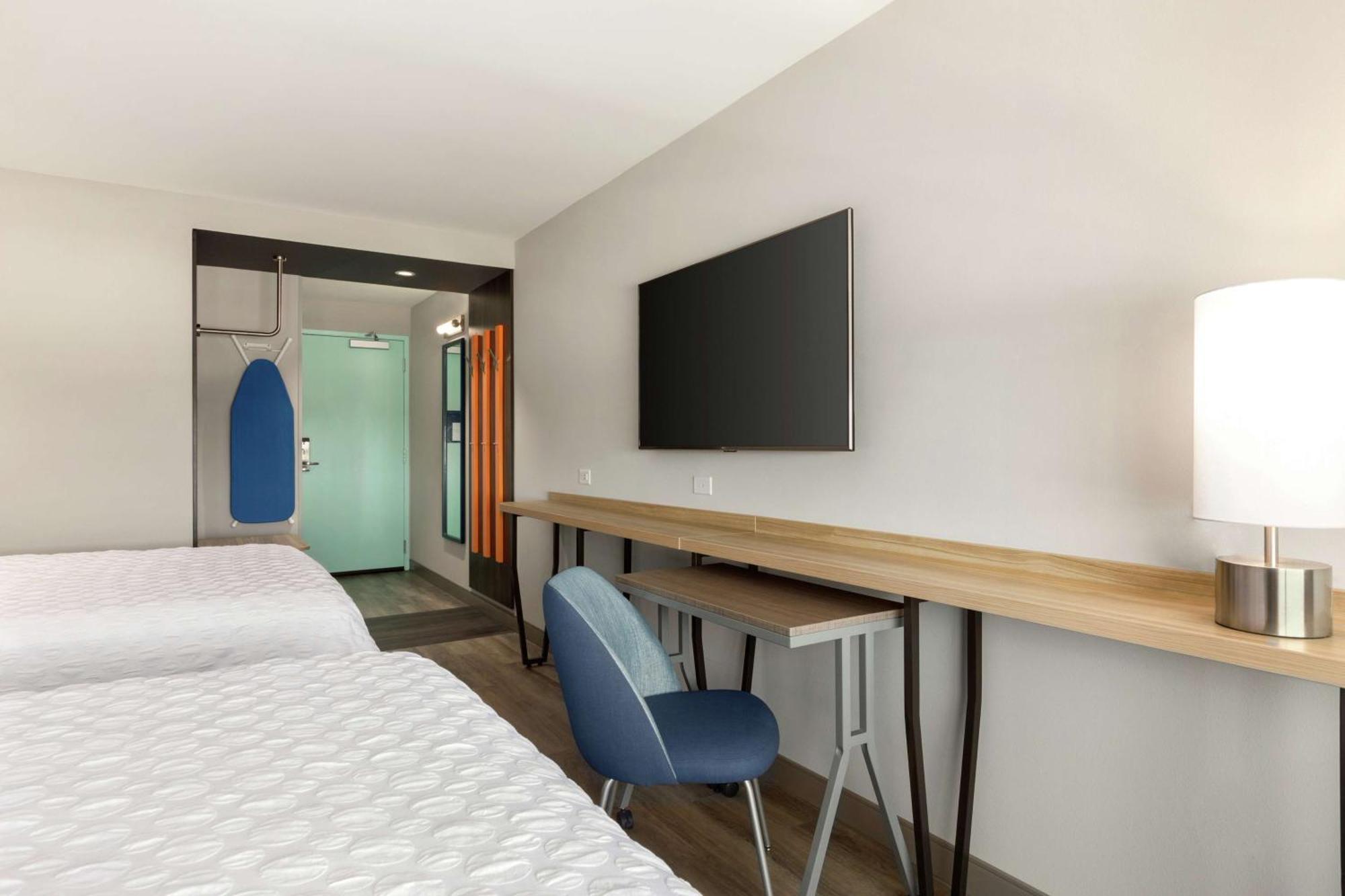 Queen Room Two Queen Beds