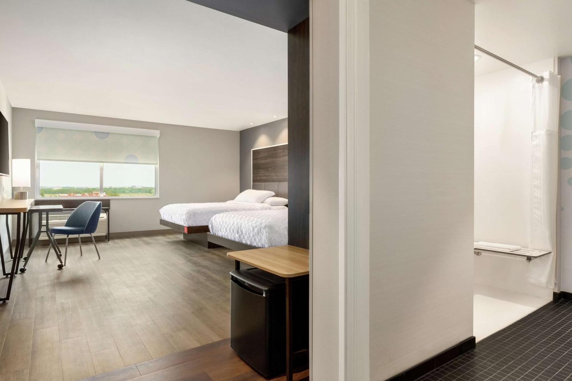 Queen Room Two Queen Beds Roll Shower Mobility Access or Non-Smoking