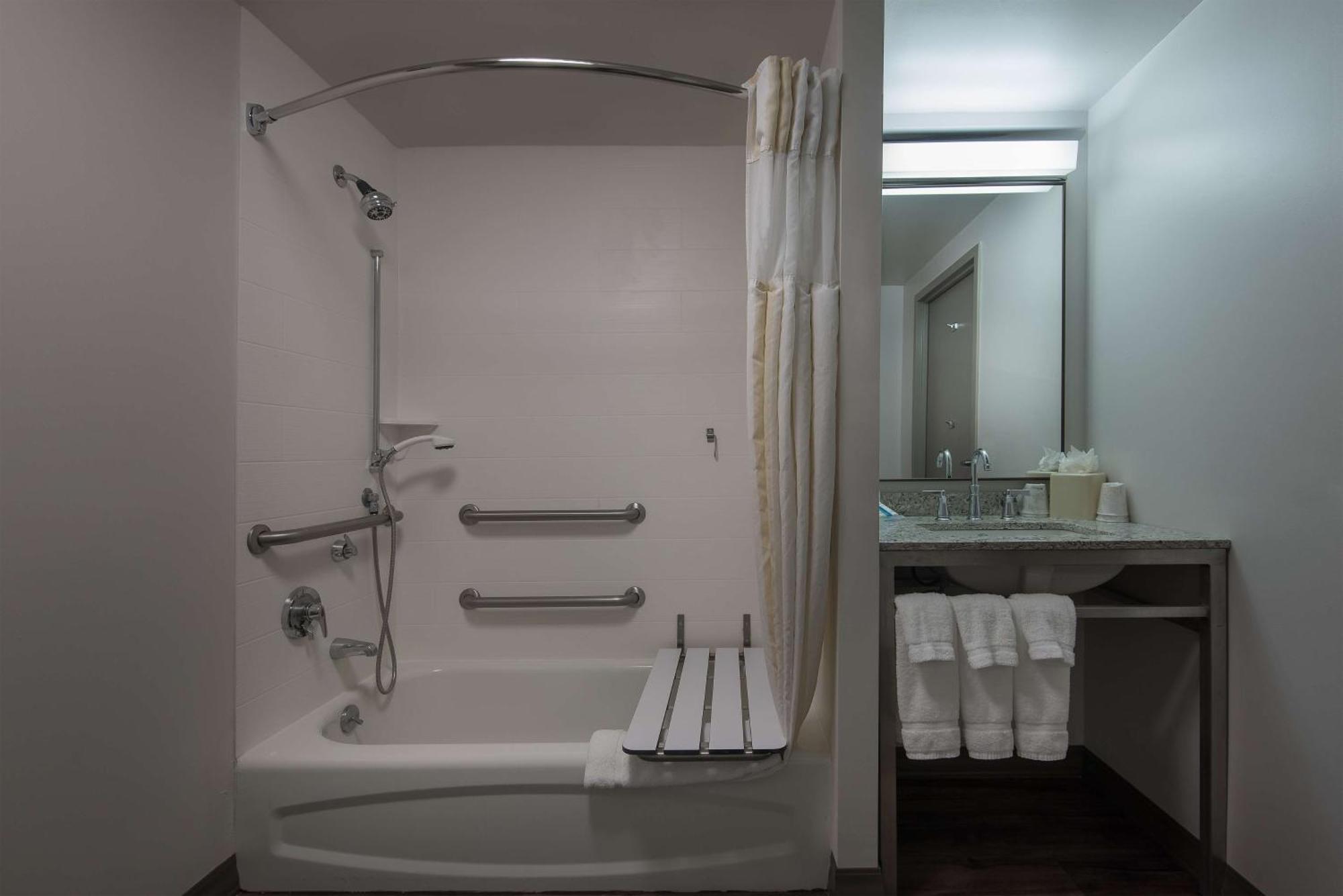 King Room with Tub - Mobility and Hearing Access