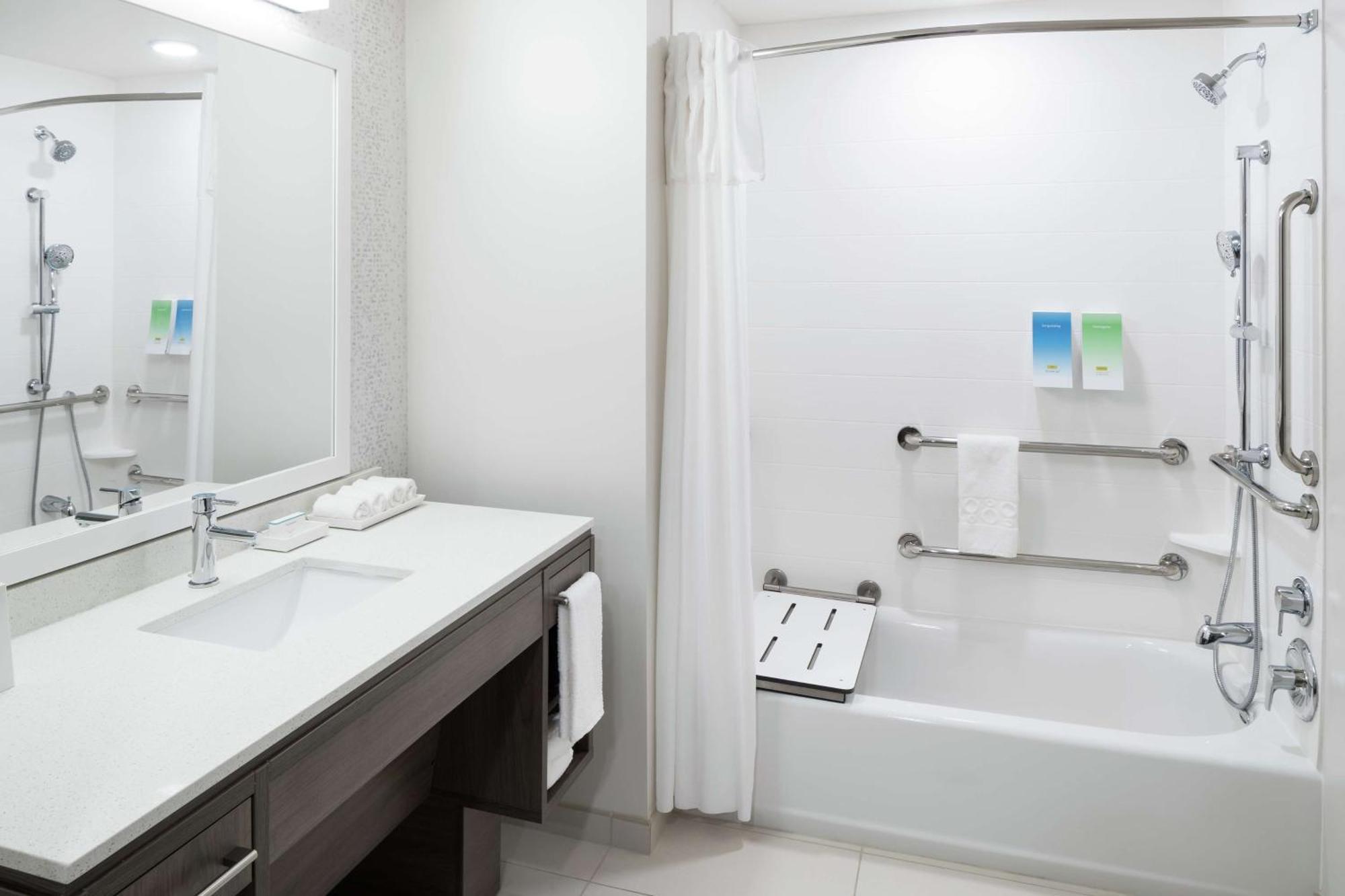 Queen Studio with Two Queen Beds - Mobility Access/Non-Smoking