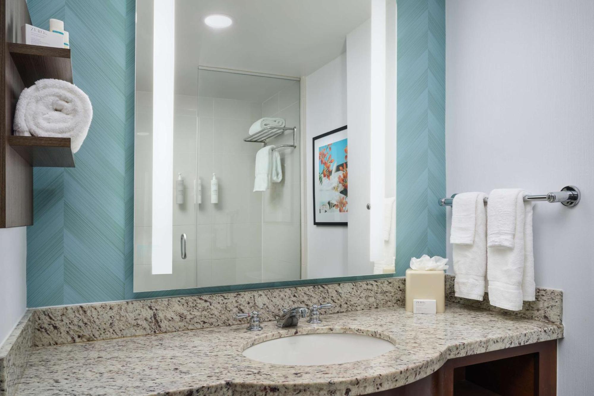 Queen Room with Two Queen Beds and Bath Tub - Mobility/Hearing Accessible
