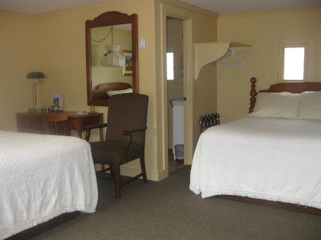 Queen Room with Two Queen Beds