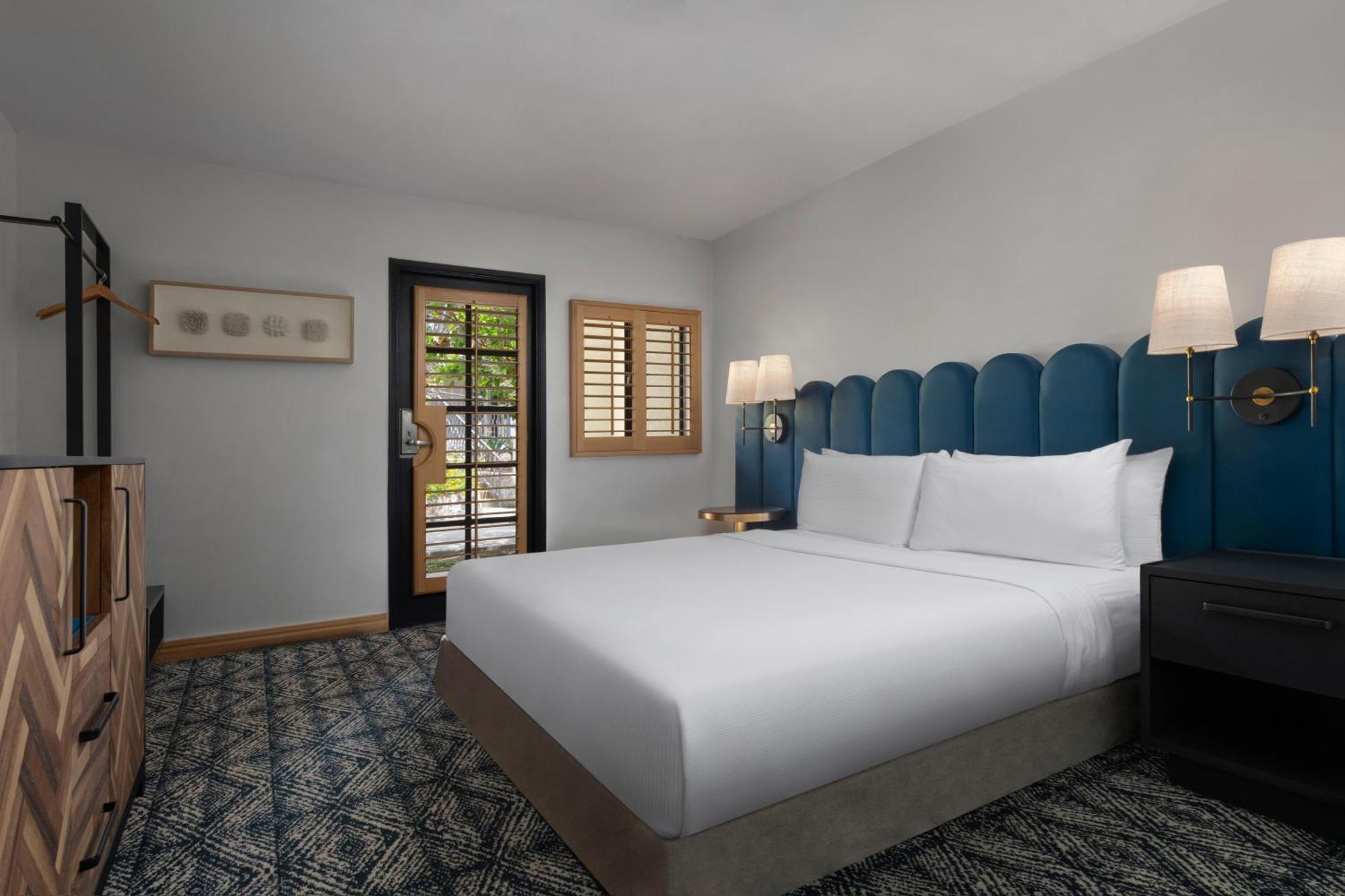 Standard King Room