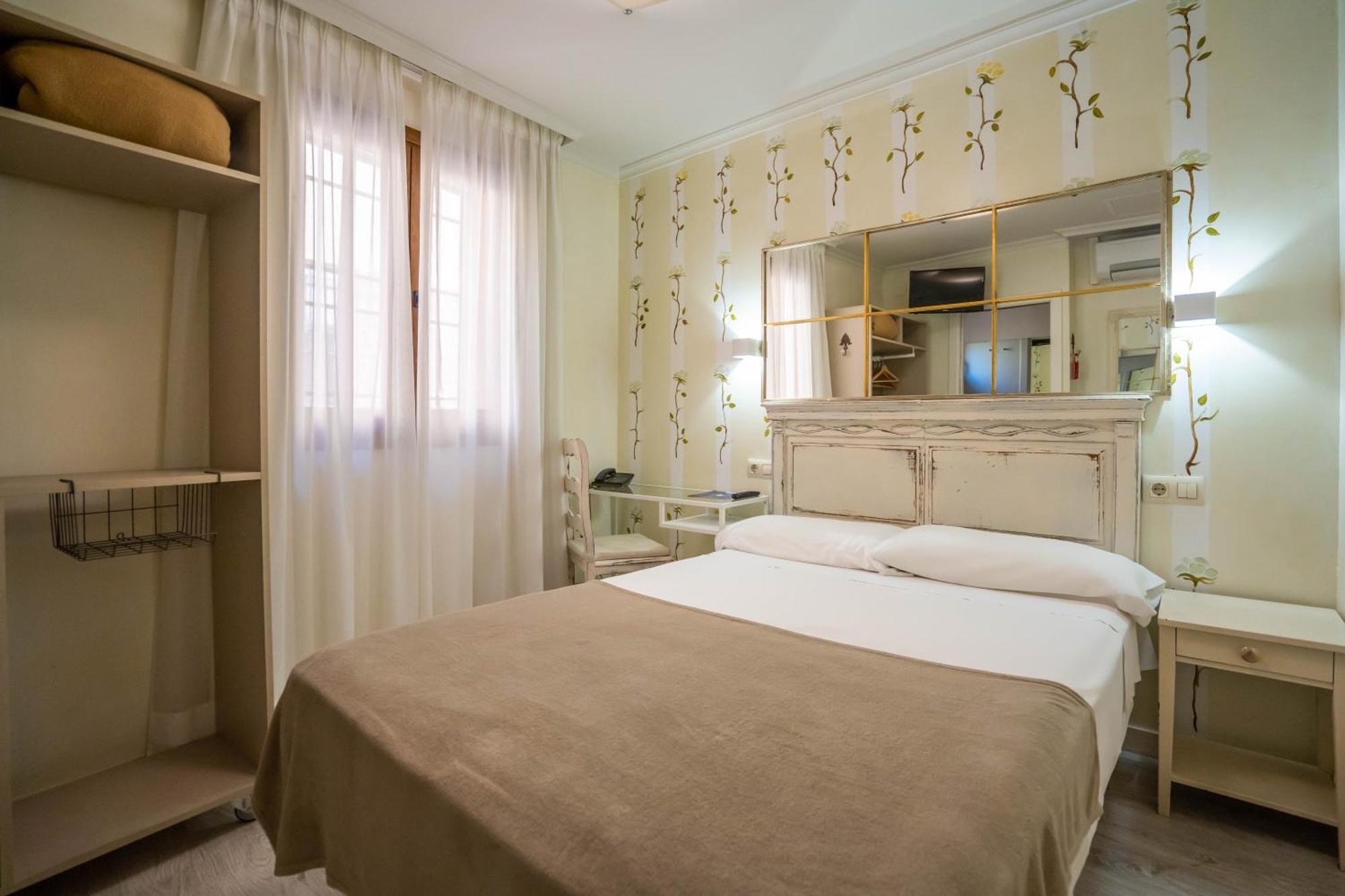 Double or Twin Room,1555917667:JPEG