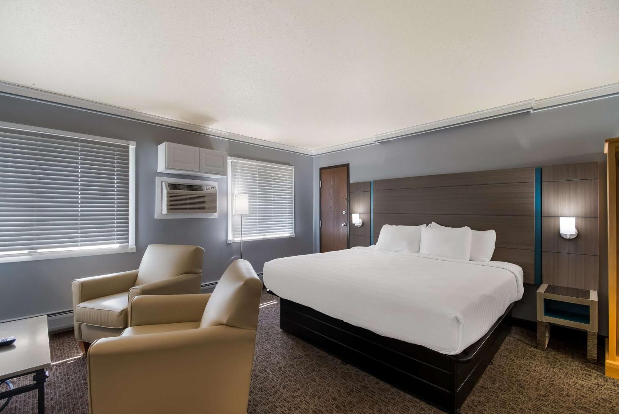 Larger King Room with Kitchen - Non-Smoking