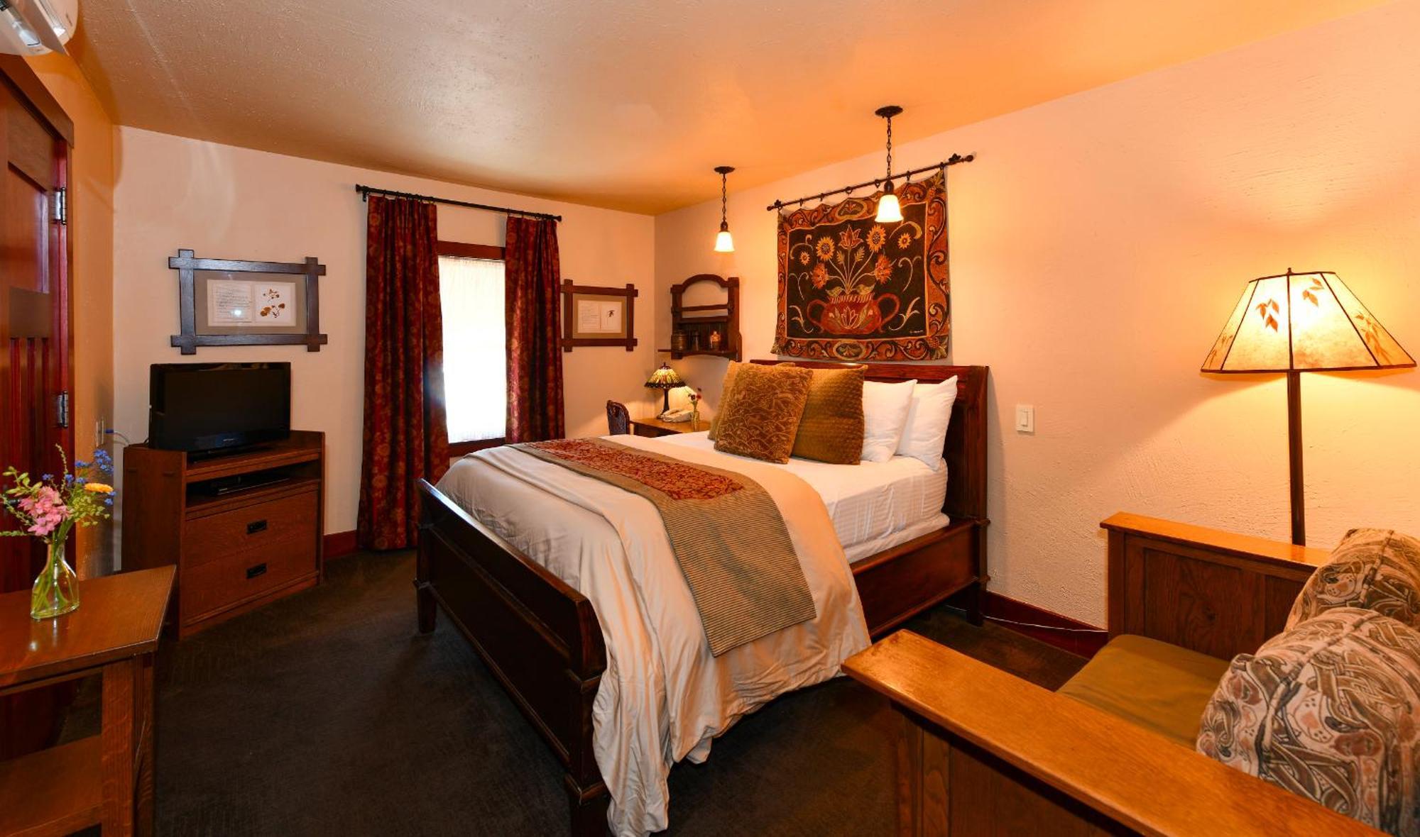 Queen Room with Spa Bath
