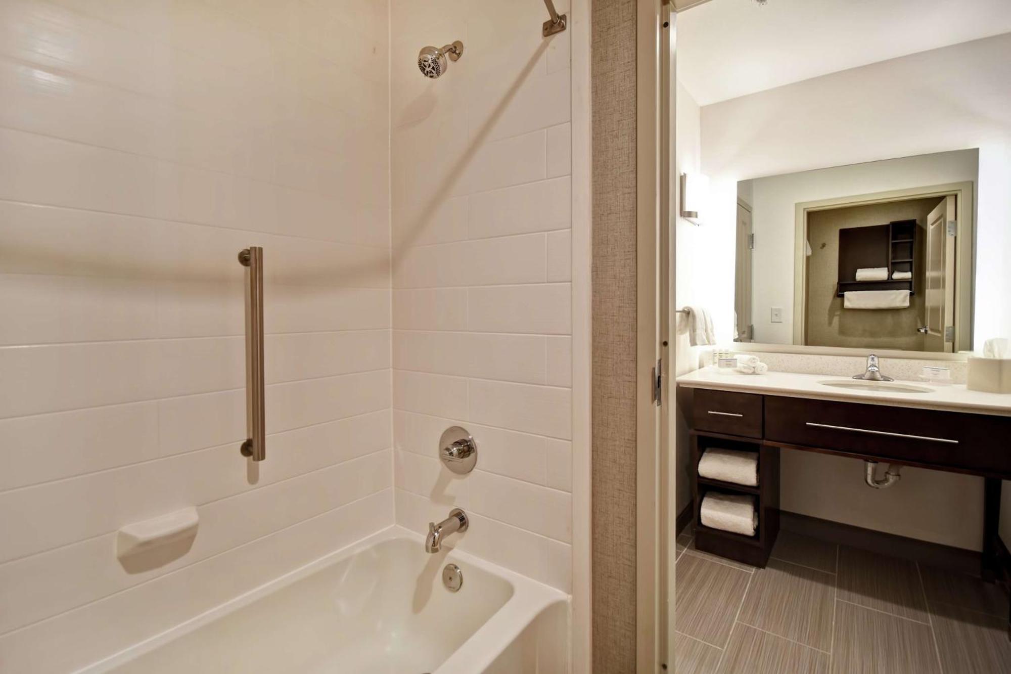 Lighthouse Suite