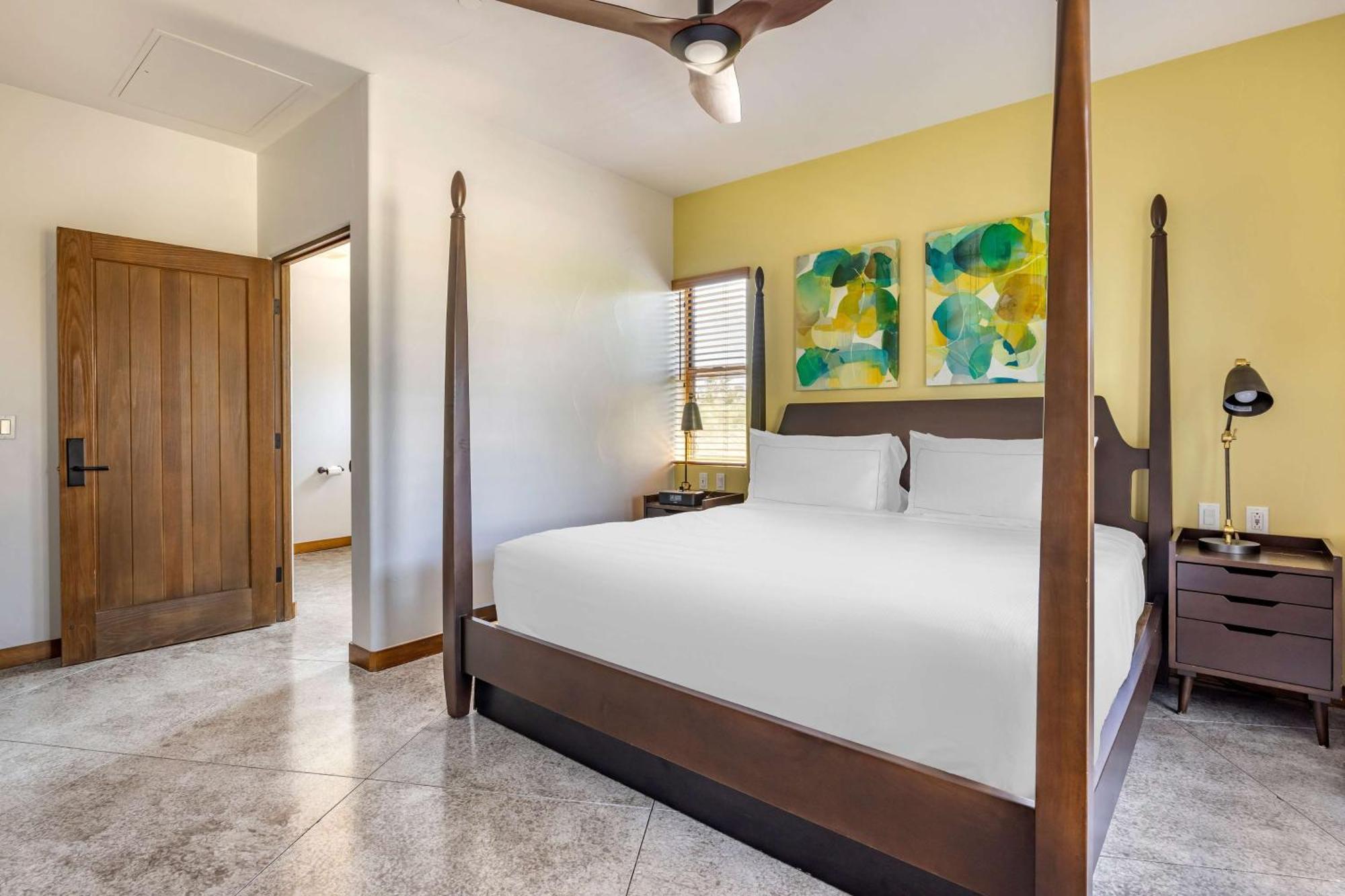 1 BEDROOM CASITA WITH KING BED